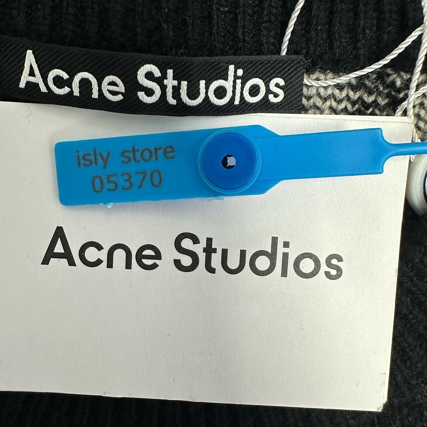 Acne Studios Acne Studios Face Pattern Sweater Size M Size US M / EU 48-50 / 2 - 3 Thumbnail