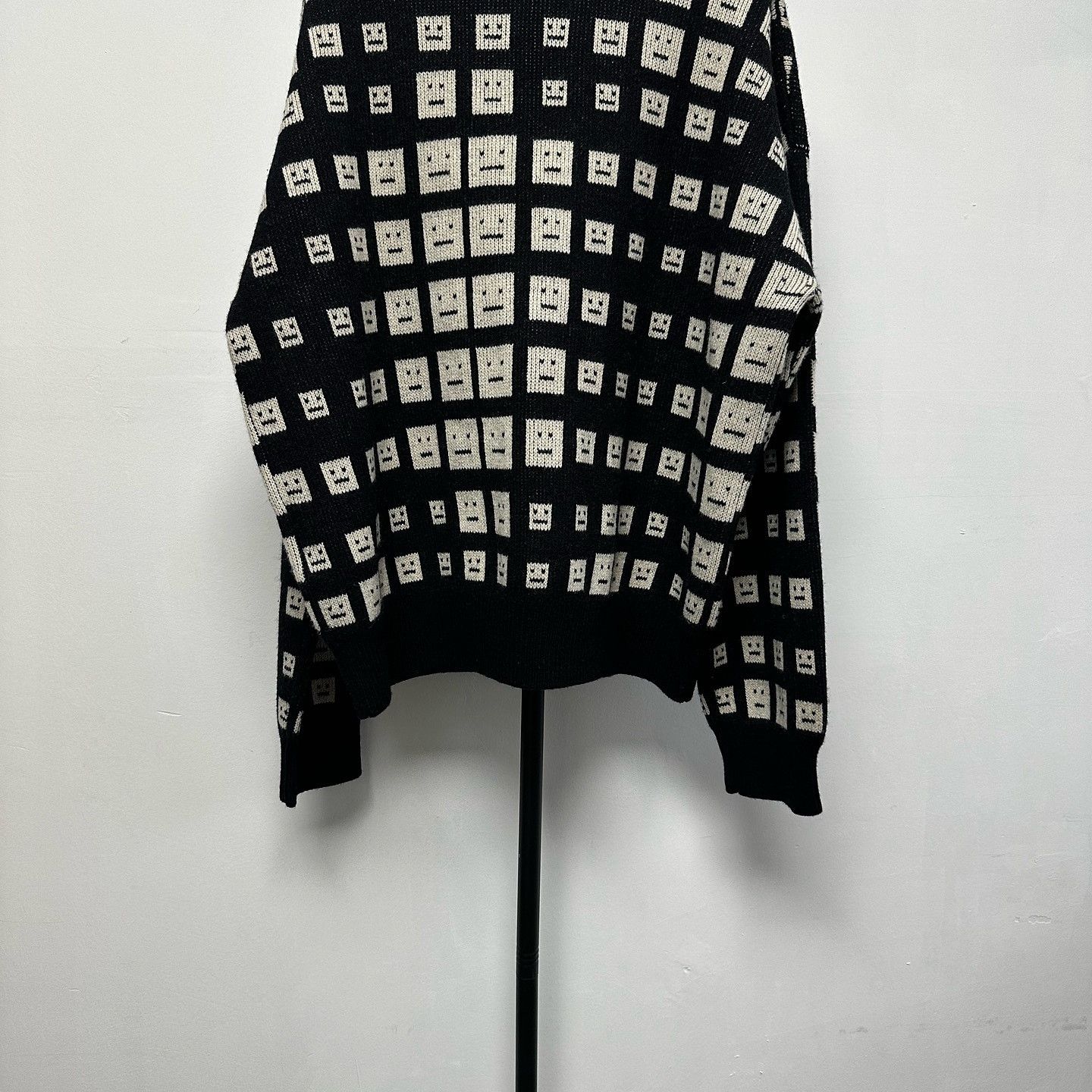 Acne Studios Acne Studios Face Pattern Sweater Size M Size US M / EU 48-50 / 2 - 2 Thumbnail