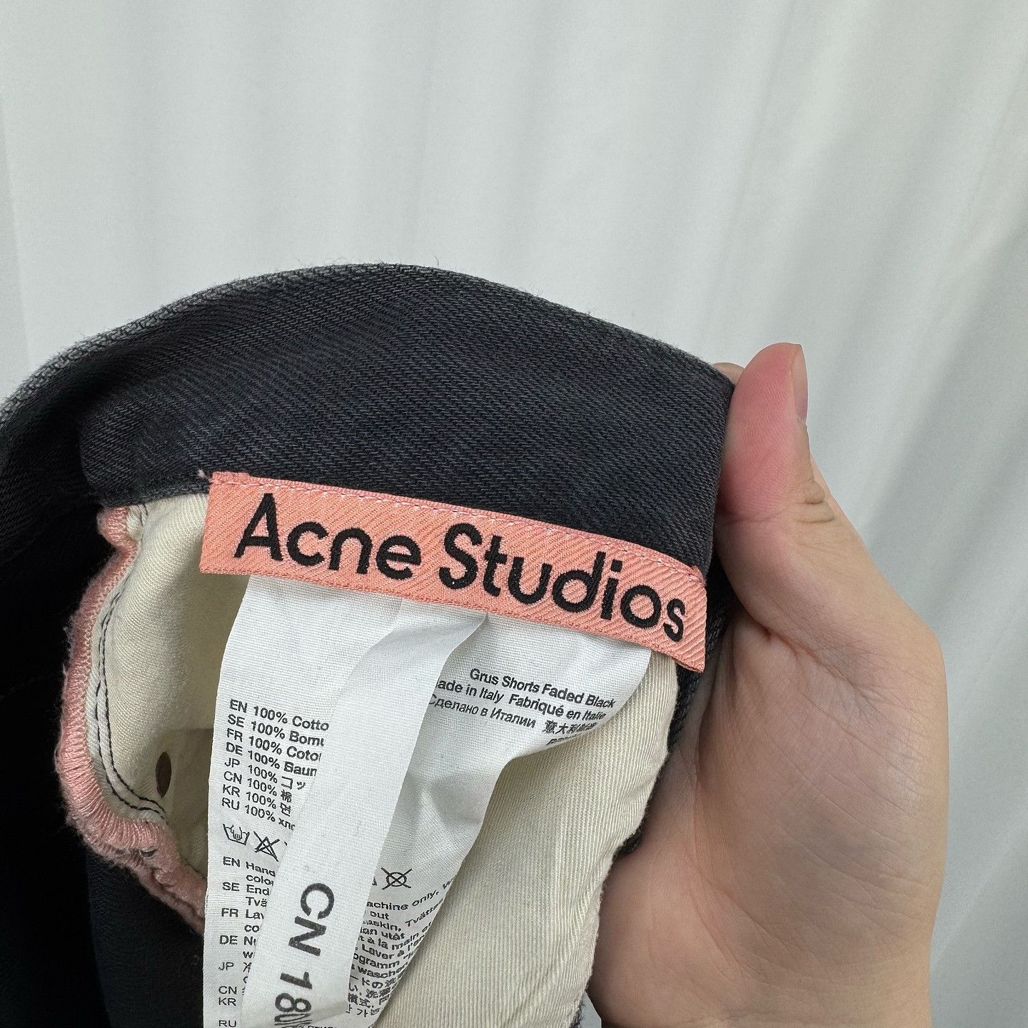 Acne Studios Acne Studios Faded Black Grus Shorts Size 32 Size US 32 / EU 48 - 3 Thumbnail