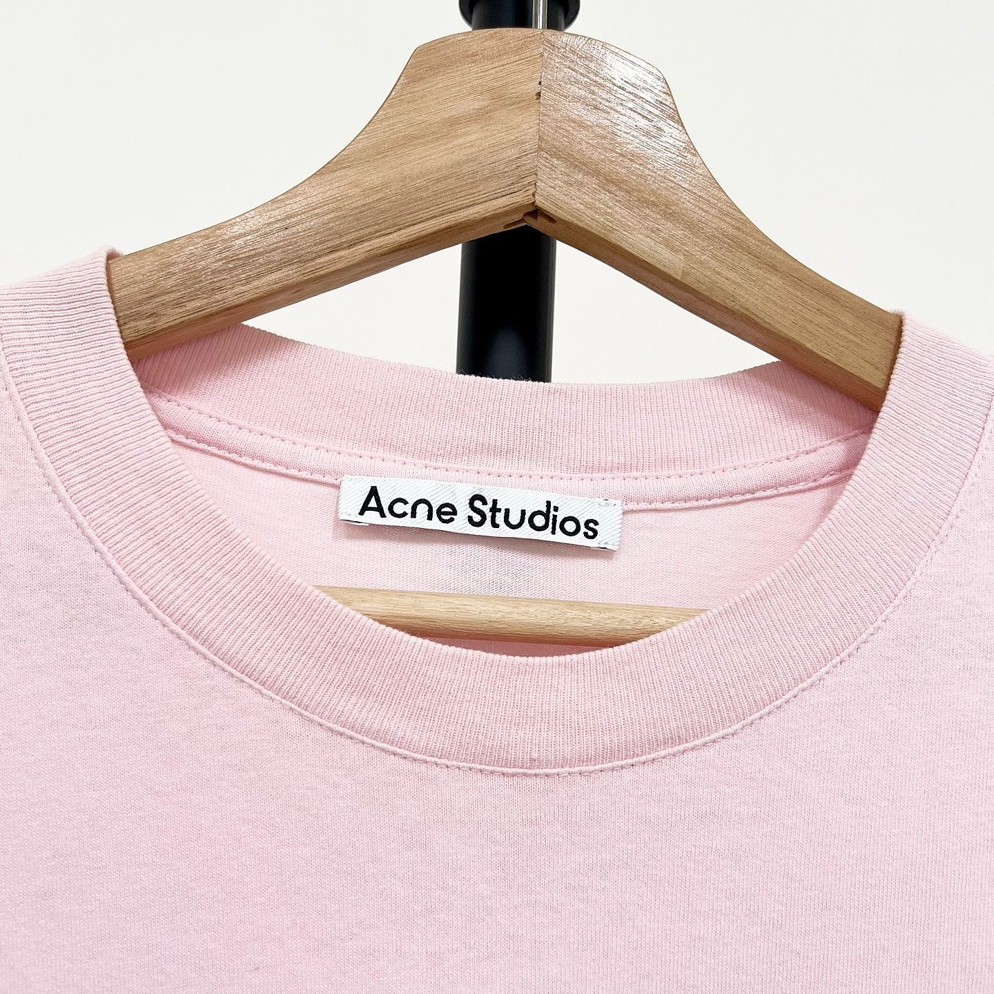Acne Studios Acne Studios Cat Graphic T-Shirt Pink Size S Size US S / EU 44-46 / 1 - 3 Thumbnail