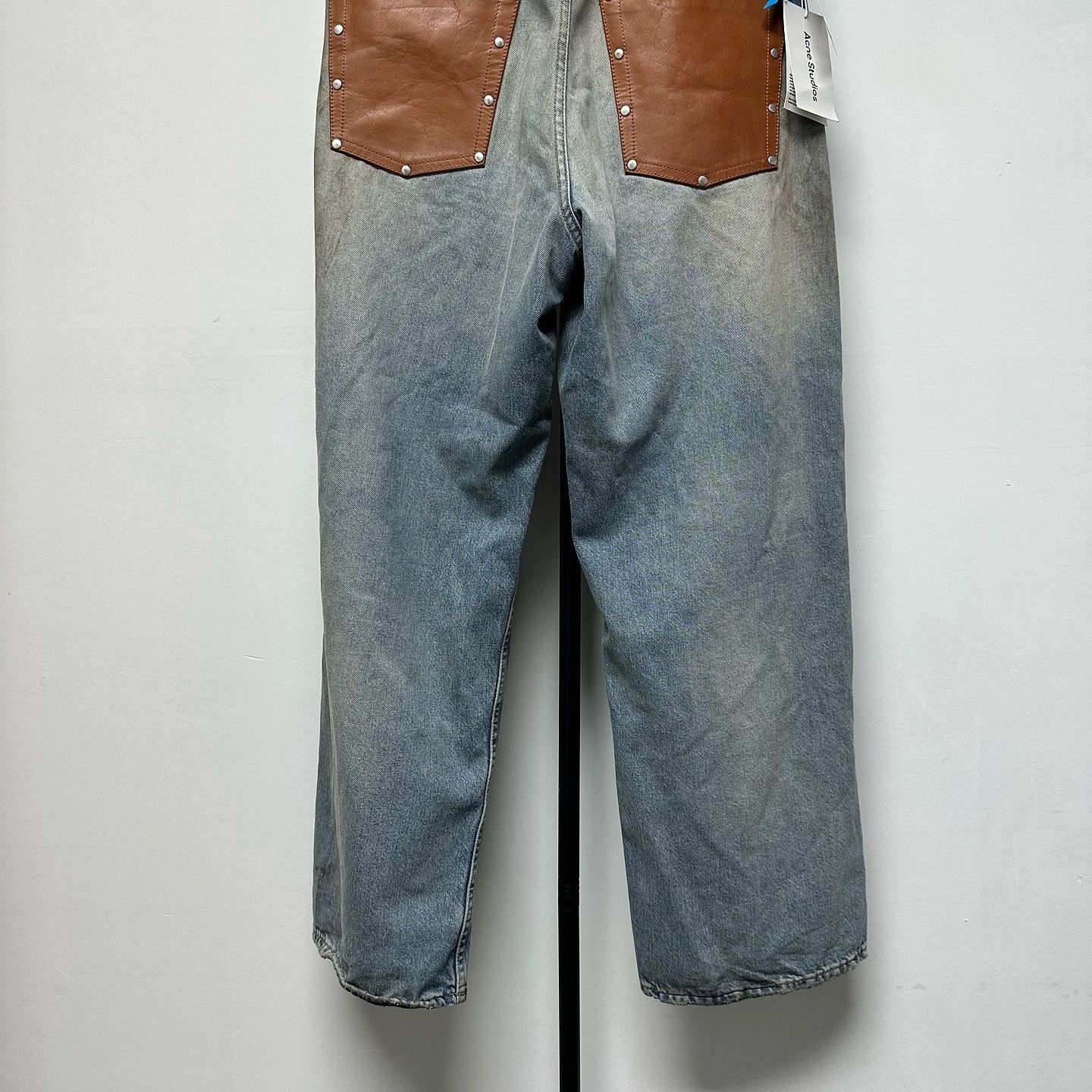 Acne Studios Acne Studios 1981 Leather Pocket Dirty Wash Jeans Size 34 Size US 34 / EU 50 - 2 Thumbnail