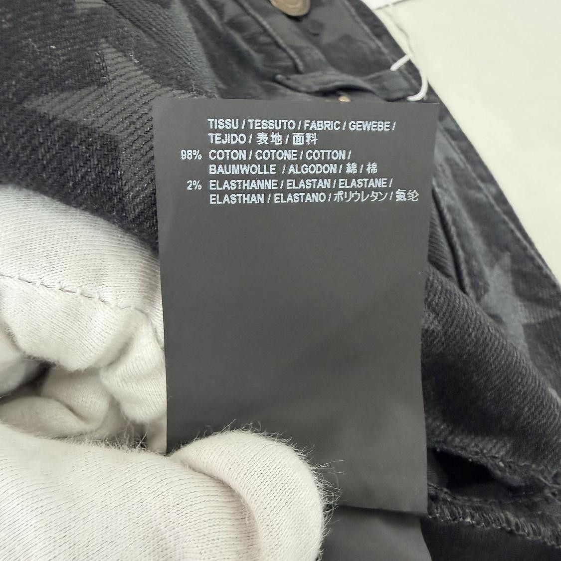 Saint Laurent Paris Saint Laurent Star Print Shorts Size 27 Size 27" / US 4 / IT 40 - 5 Thumbnail