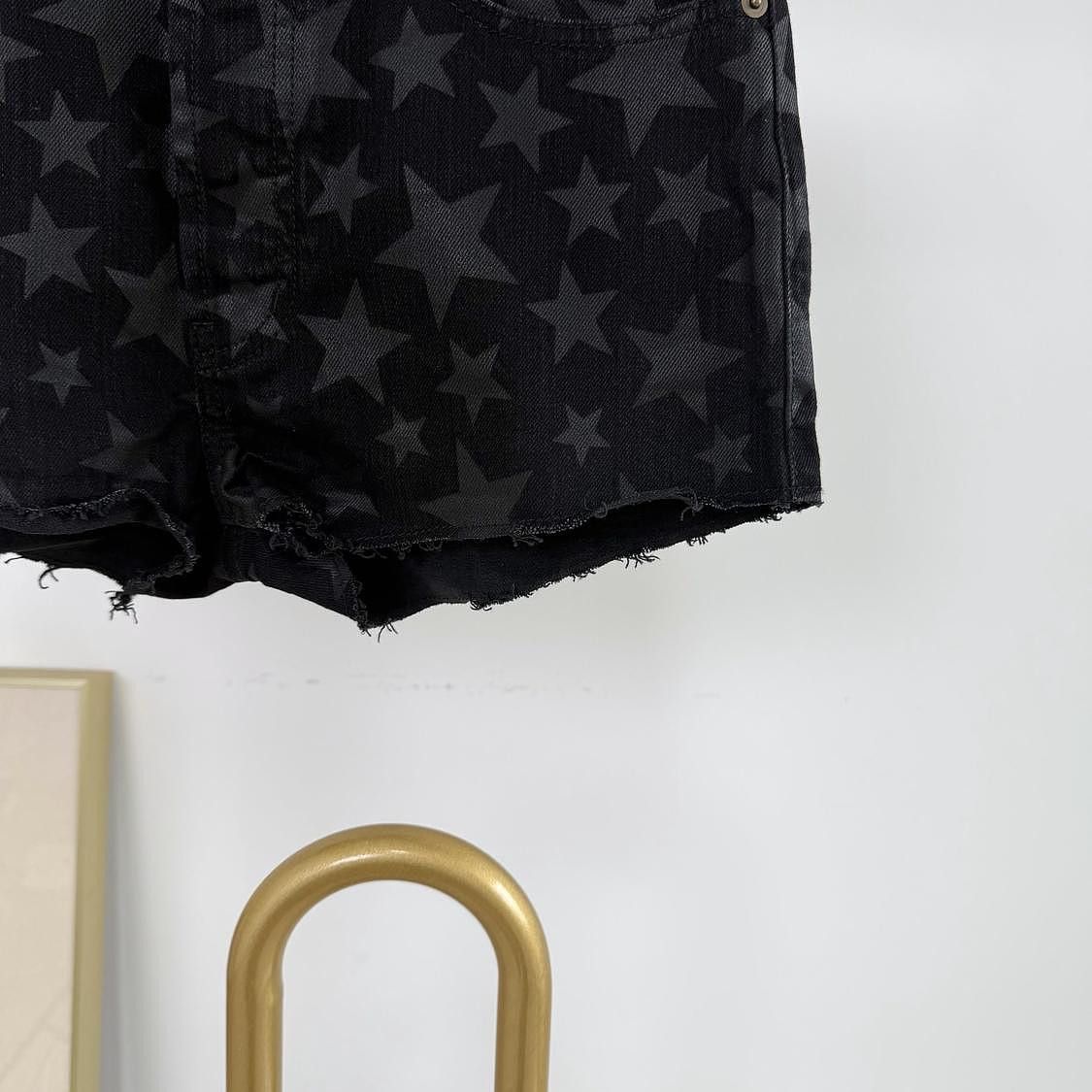 Saint Laurent Paris Saint Laurent Star Print Shorts Size 27 Size 27" / US 4 / IT 40 - 7 Thumbnail