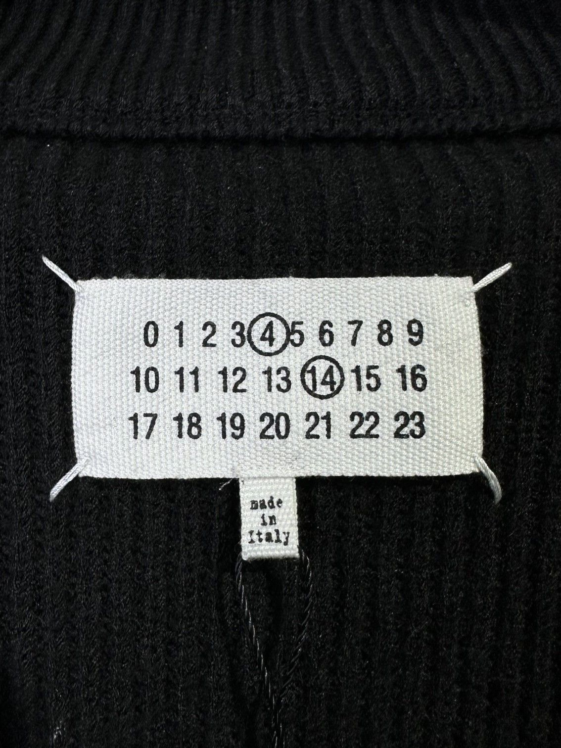 Maison Margiela Maison Margiela Ribbed Zip Cardigan Size L Size US L / EU 52-54 / 3 - 3 Thumbnail