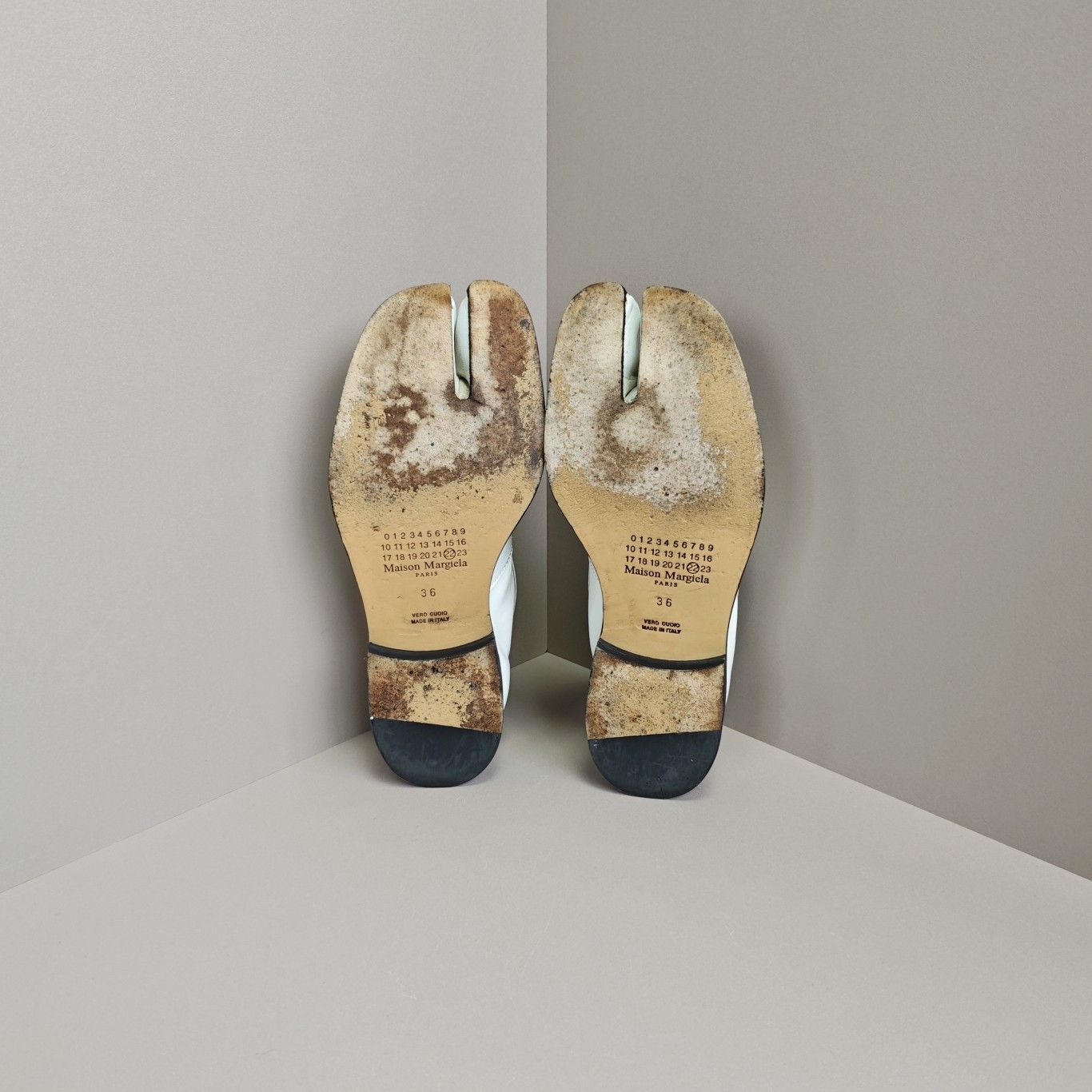 Maison Margiela Maison Margiela White Tabi Loafers Size 36 Size US 6 / IT 36 - 4 Thumbnail