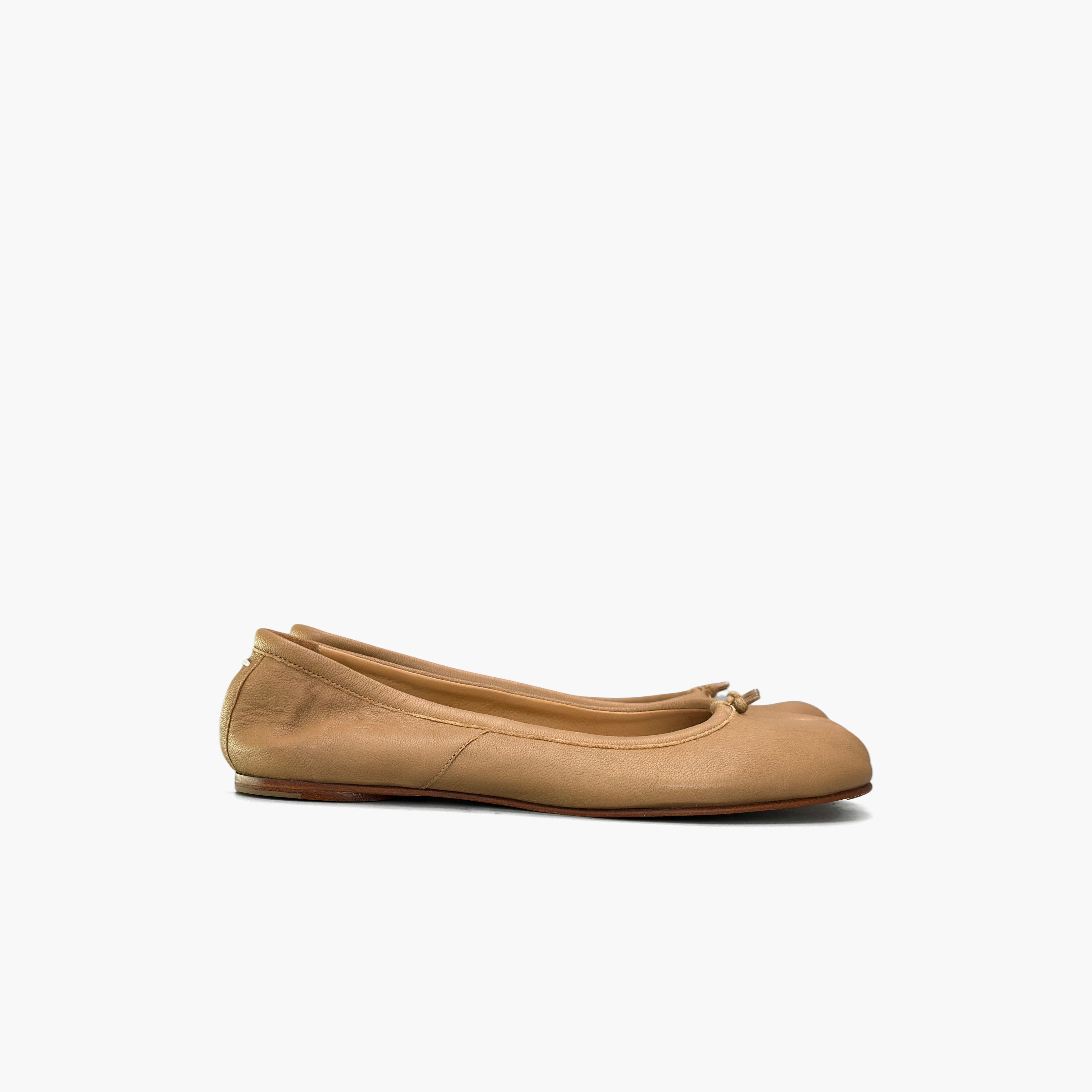 Maison Margiela Maison Margiela Leather Tabi Flats Size 35 Size US 5 / IT 35 - 4 Thumbnail