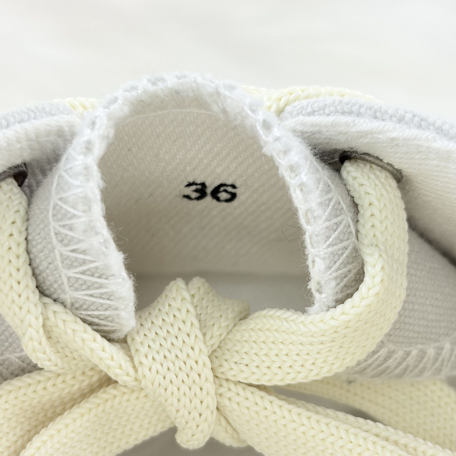 Maison Margiela Maison Margiela Tabi Canvas Sneakers Size 36 Size US 6 / IT 36 - 5 Thumbnail