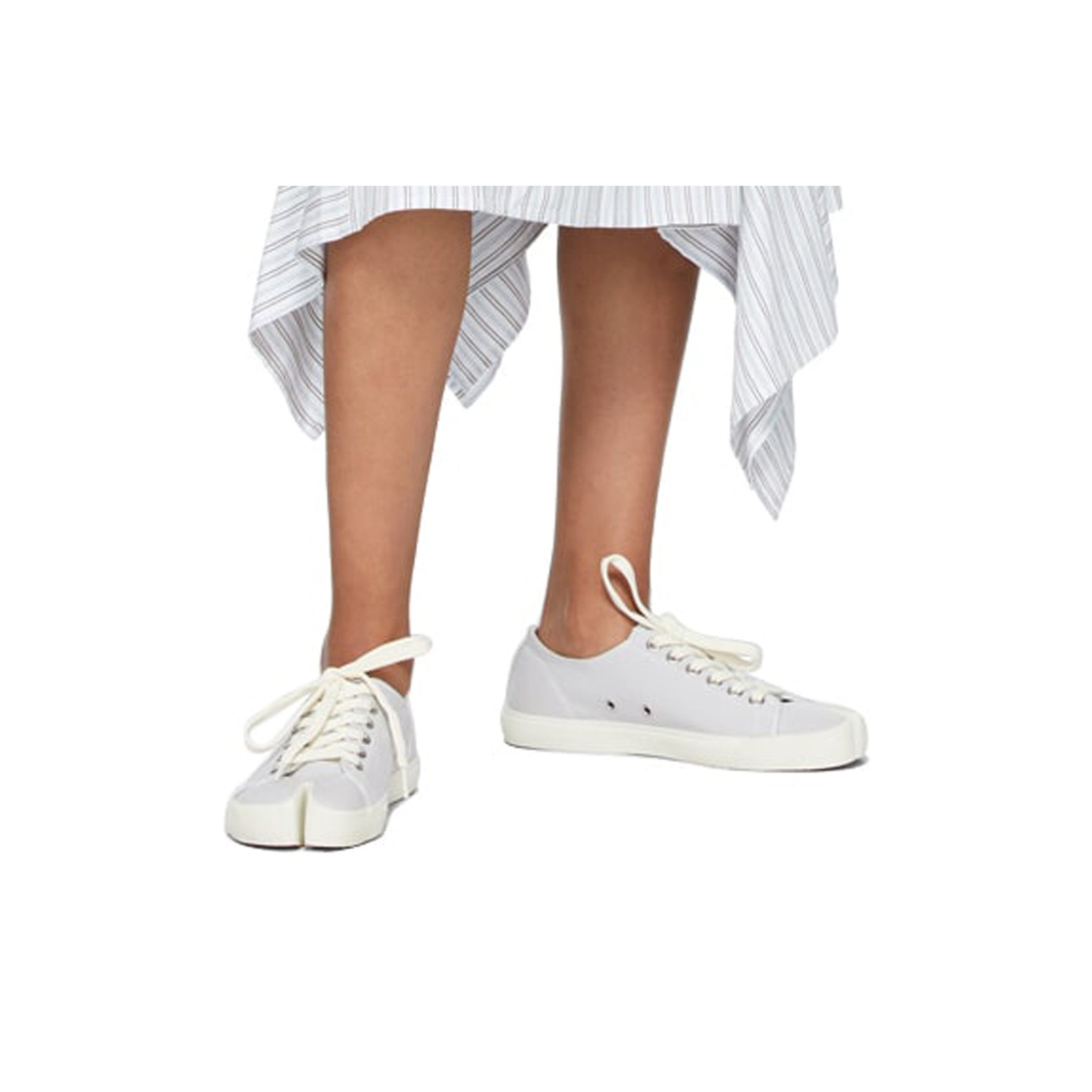 Maison Margiela Maison Margiela Tabi Canvas Sneakers Size 36 Size US 6 / IT 36 - 10 Thumbnail