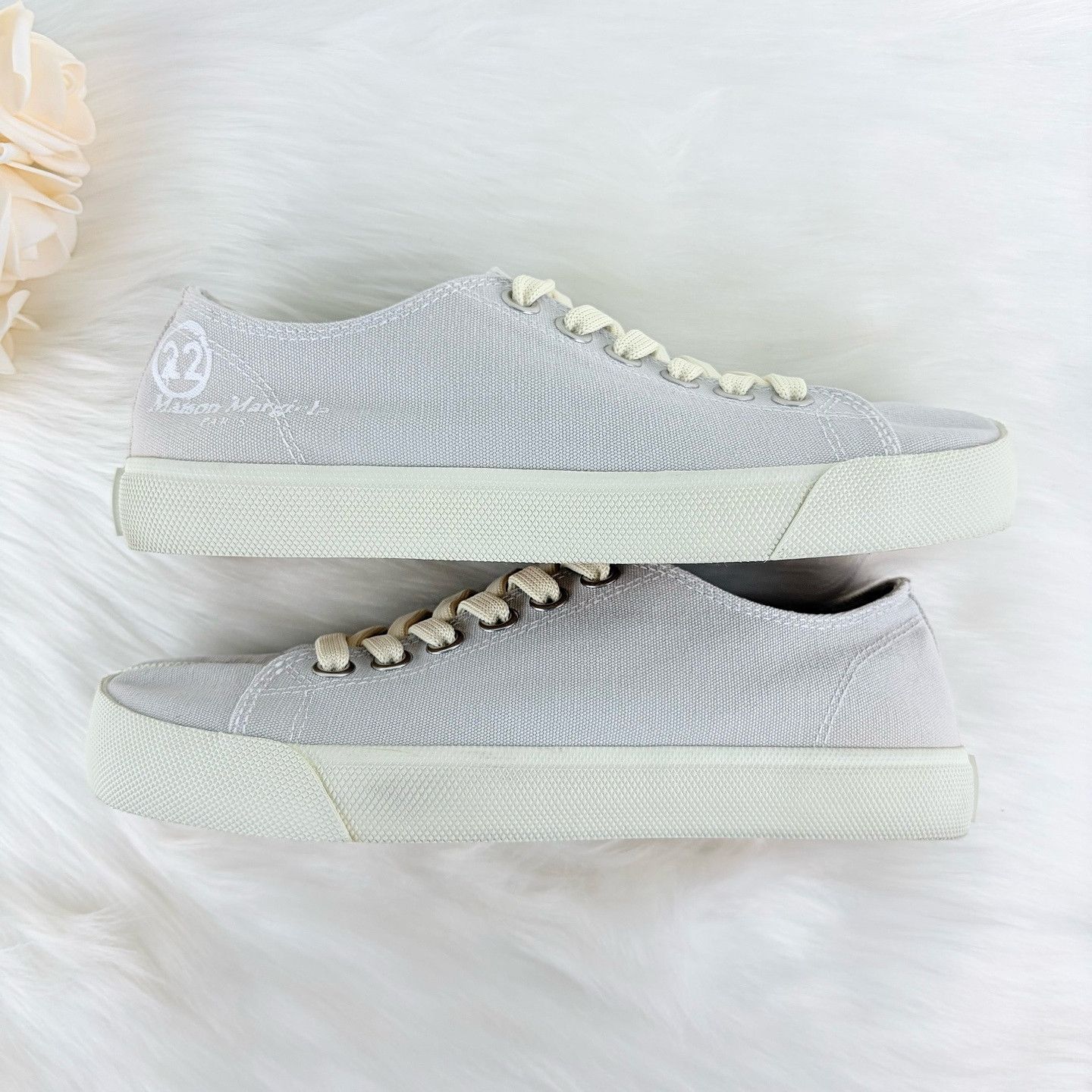 Maison Margiela Maison Margiela Tabi Canvas Sneakers Size 36 Size US 6 / IT 36 - 7 Thumbnail
