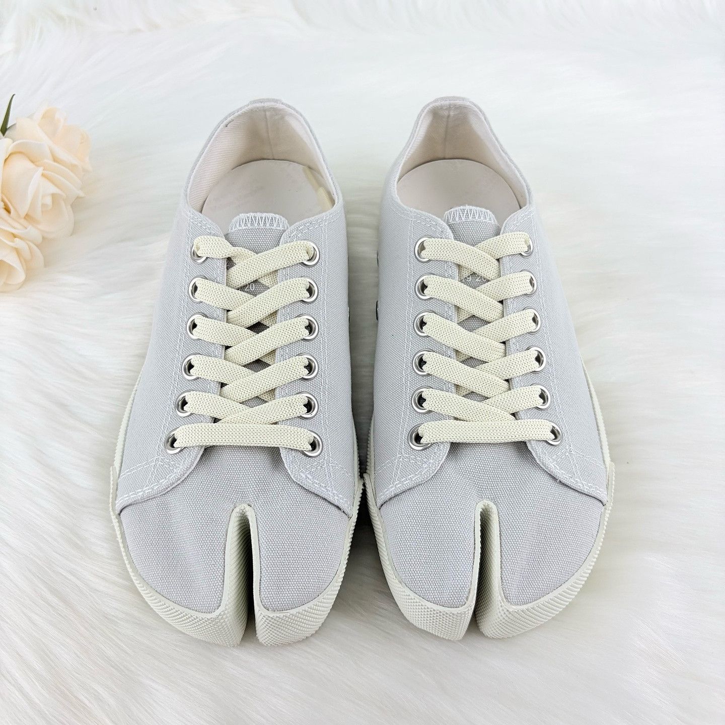 Maison Margiela Maison Margiela Tabi Canvas Sneakers Size 36 Size US 6 / IT 36 - 2 Thumbnail