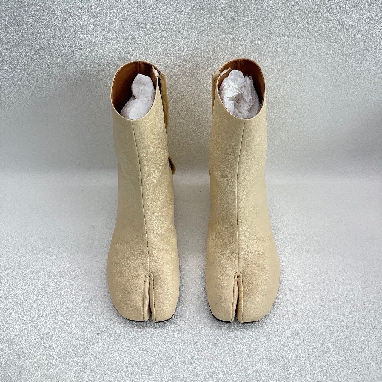 Maison Margiela Maison Margiela Tabi Ankle Boots Size 37 Size US 7 / IT 37 - 2 Thumbnail
