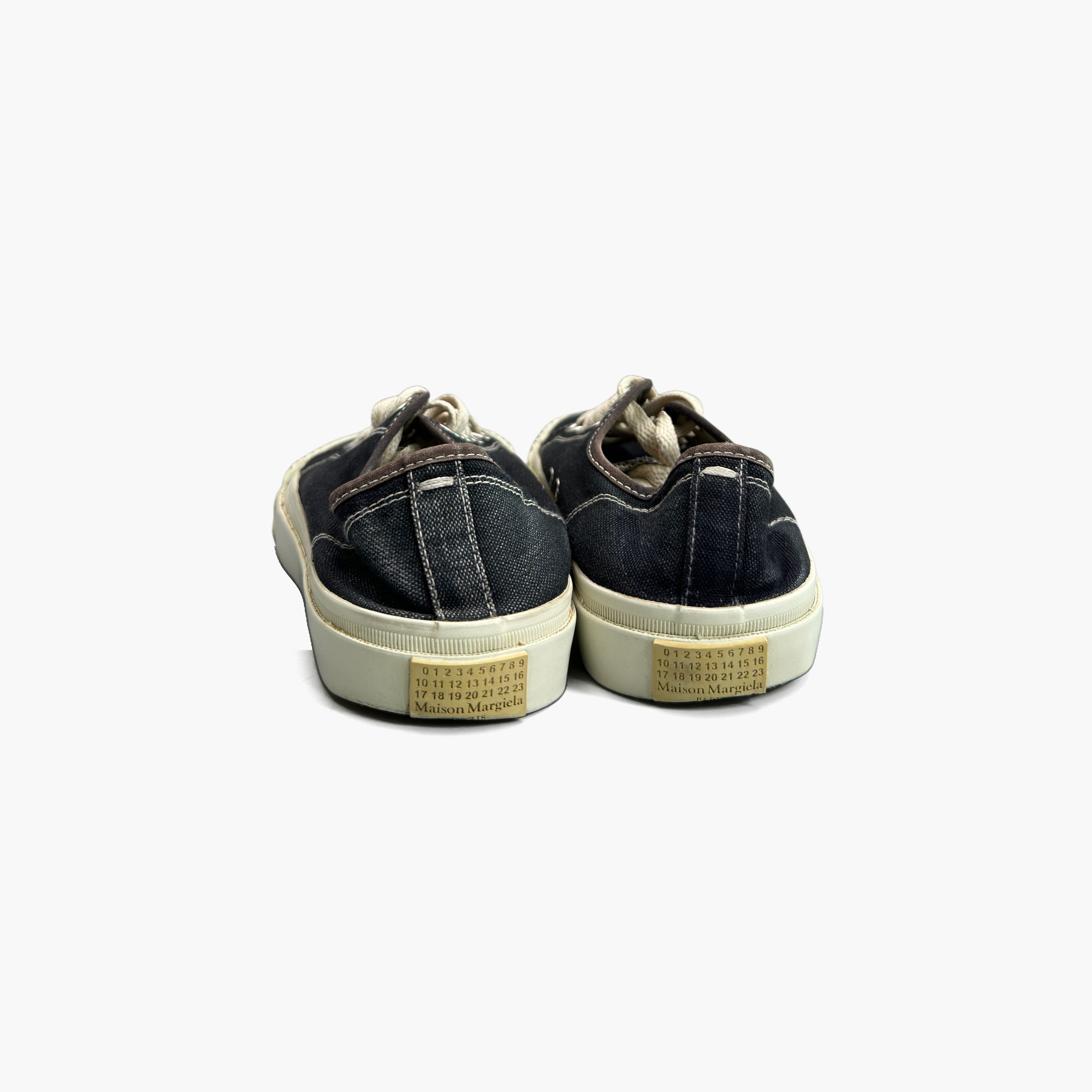 Maison Margiela Maison Margiela Tabi Canvas Low-Top Sneakers Size 35 Size US 5 / IT 35 - 6 Thumbnail