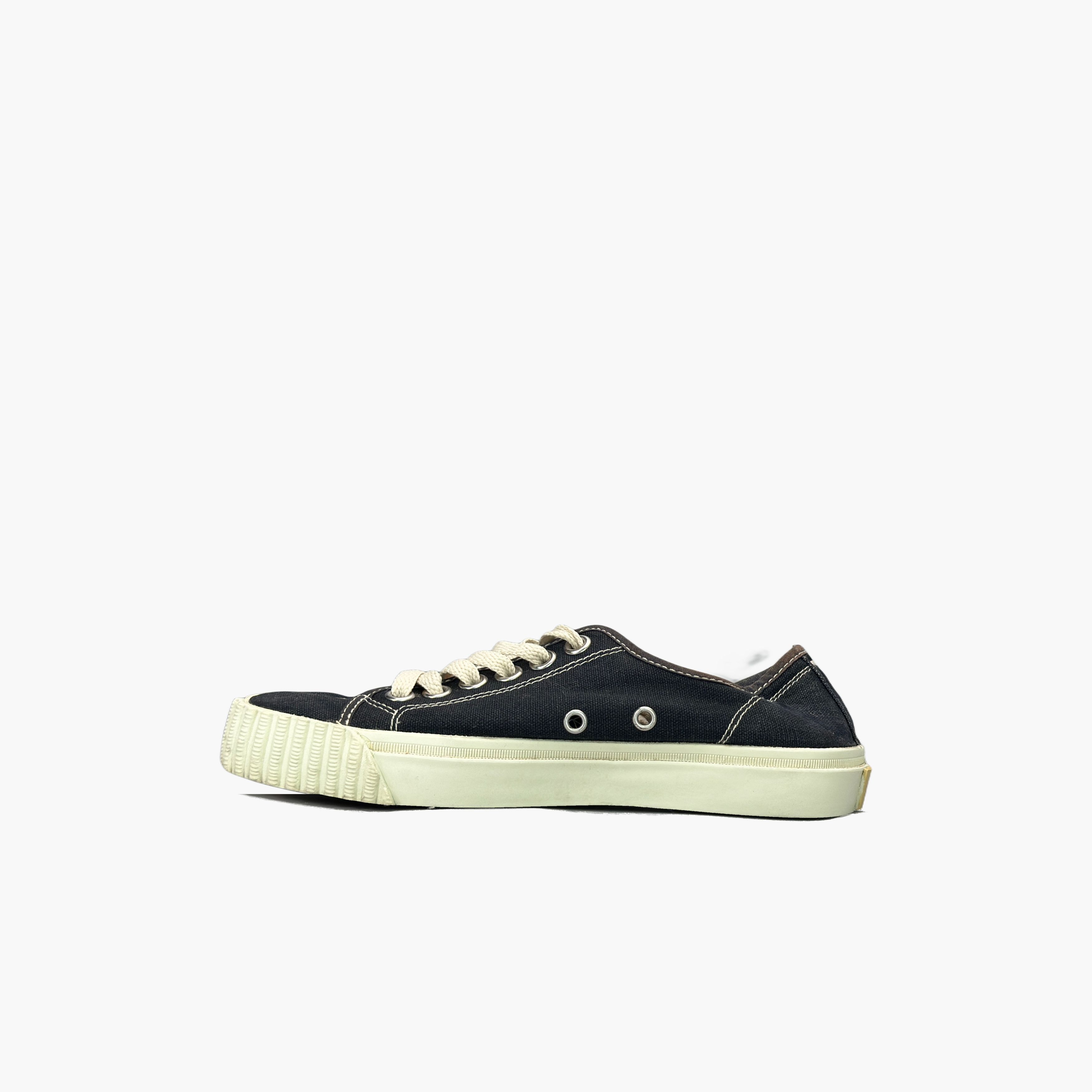 Maison Margiela Maison Margiela Tabi Canvas Low-Top Sneakers Size 35 Size US 5 / IT 35 - 3 Thumbnail