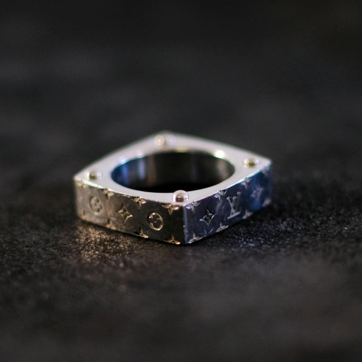 Louis Vuitton Louis Vuitton Bold Monogram Ring Size ONE SIZE - 2 Thumbnail