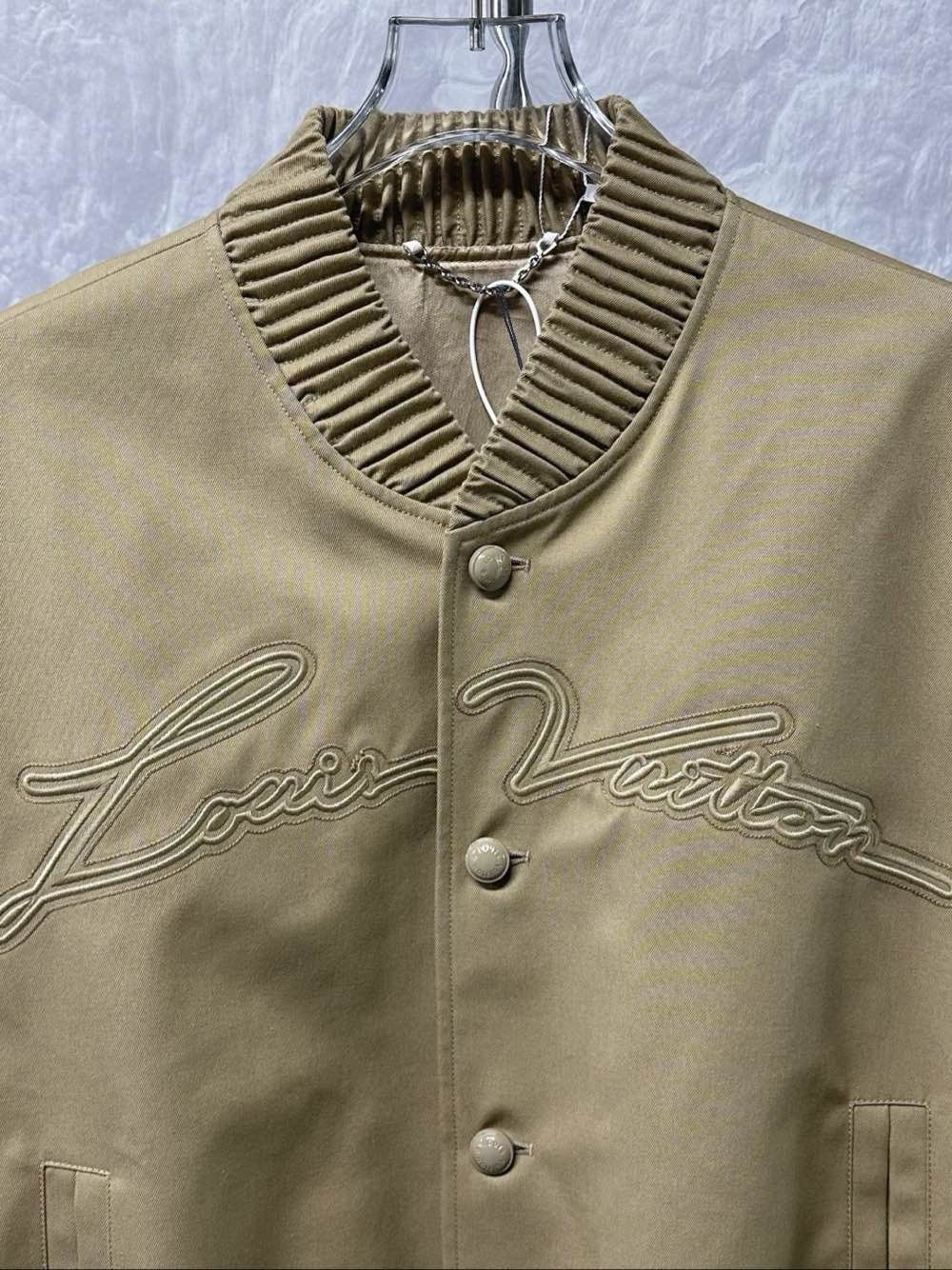 Louis Vuitton Beige Embroidered Logo Bomber Jacket Size US M / EU 48-50 / 2 - 10 Thumbnail