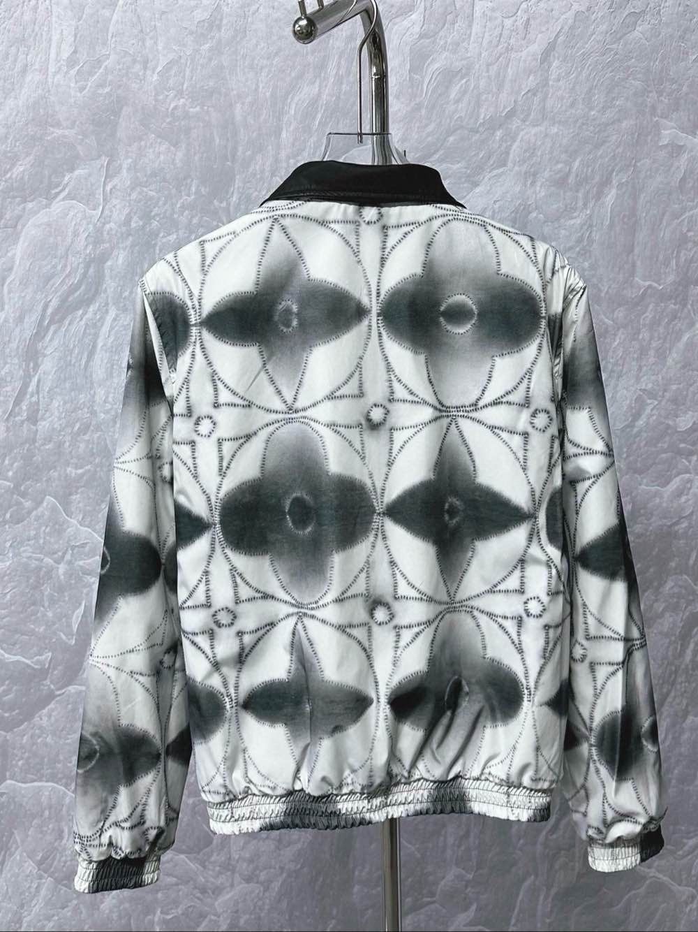 Louis Vuitton Reversible Leather Jacket in Multi Colorway Size US M / EU 48-50 / 2 - 2 Thumbnail