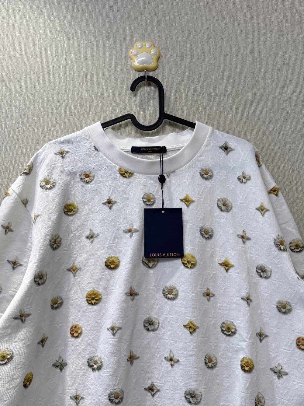 Louis Vuitton Stylish Monogram Flower Graphic Tee Size US XL / EU 56 / 4 - 3 Thumbnail