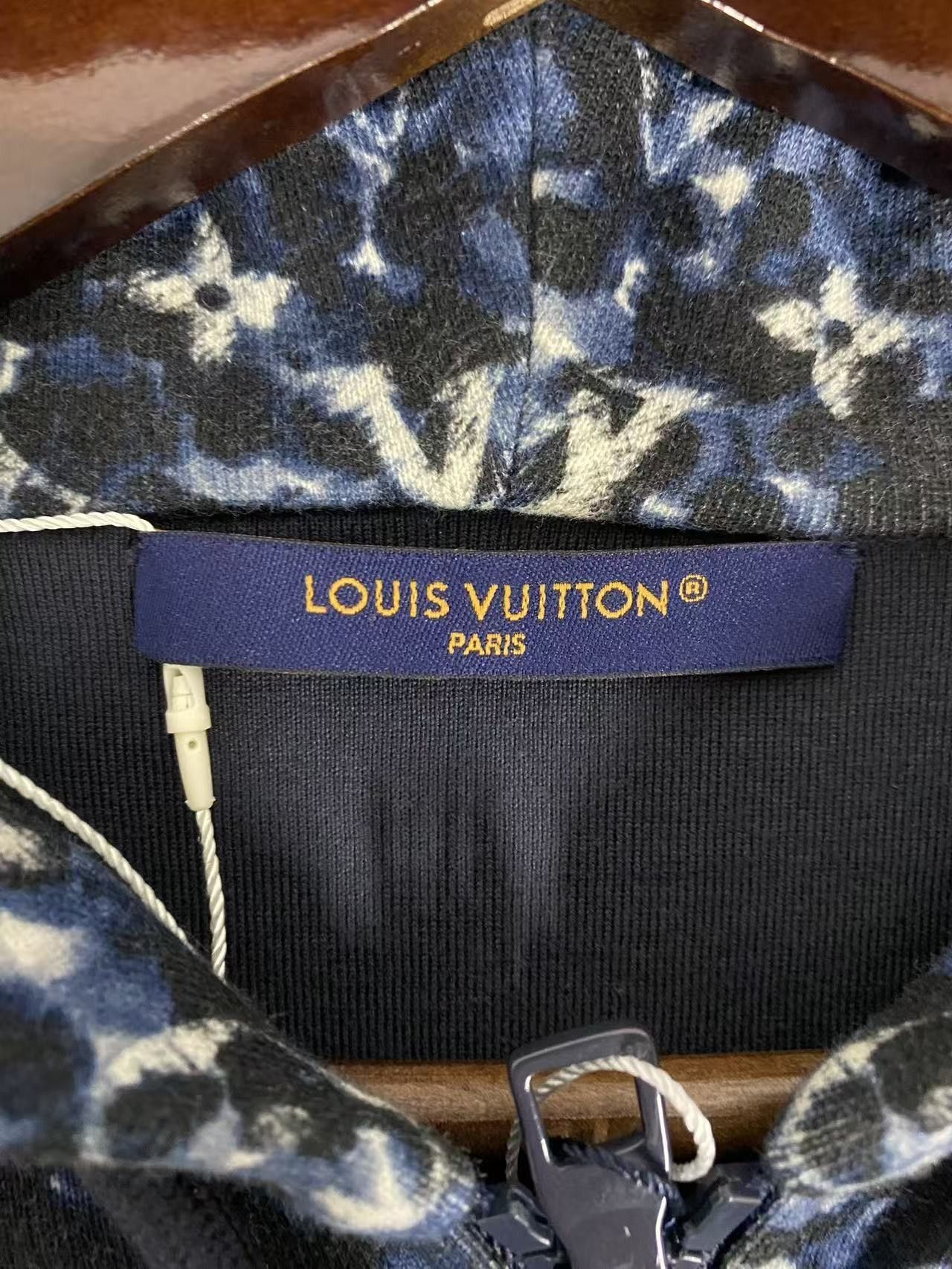 Louis Vuitton Monogram Zip Hoodie in Blue Size US S / EU 44-46 / 1 - 3 Thumbnail