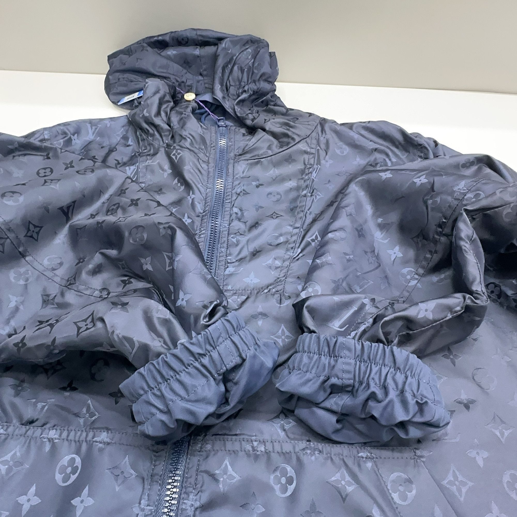 Louis Vuitton Monogram Hooded Windbreaker in Blue Size US M / EU 48-50 / 2 - 12 Thumbnail
