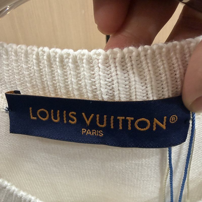Louis Vuitton Logo Embroidered T-Shirt in White Size US S / EU 44-46 / 1 - 3 Thumbnail