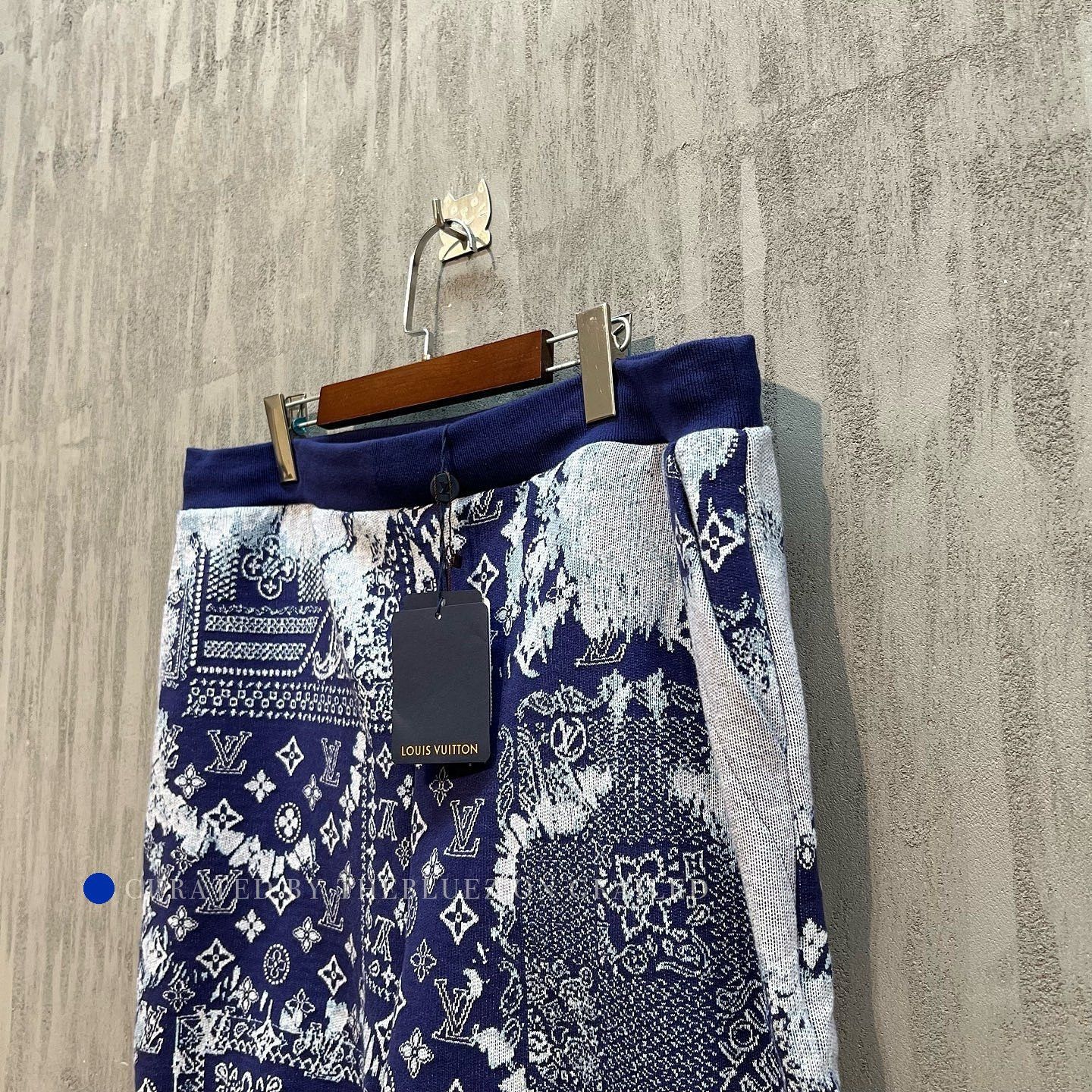 Louis Vuitton Monogram Bandana Blue Shorts, Size 40 Size US 40 / EU 56 - 4 Thumbnail