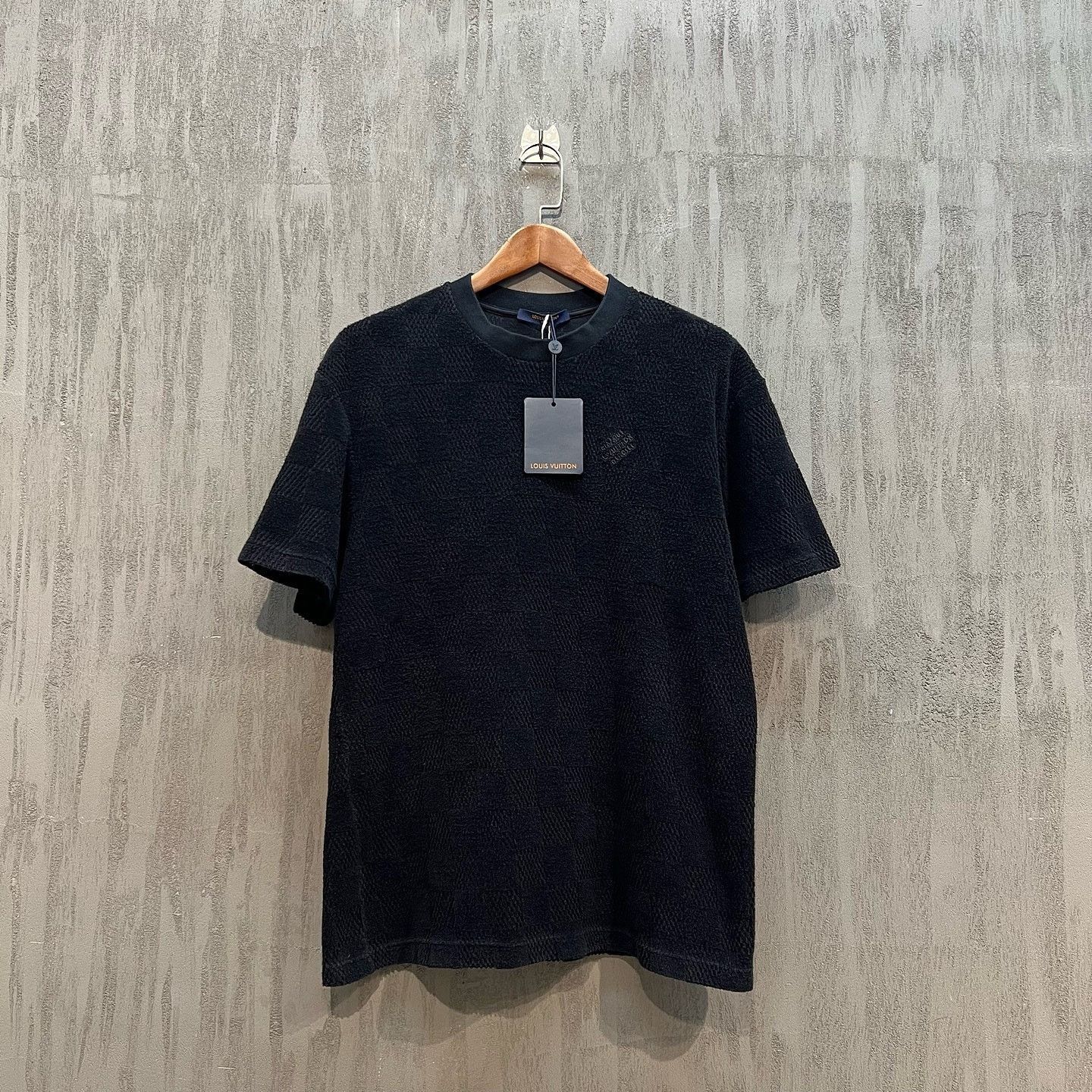 Louis Vuitton Damier Print Black Short Sleeve Tee Size US L / EU 52-54 / 3 - 6 Thumbnail