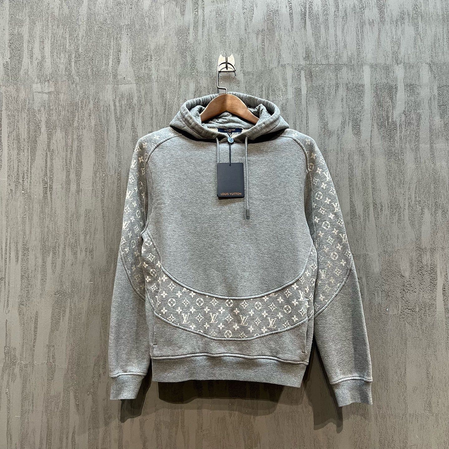 Louis Vuitton Monogram Detail Gray Hoodie in Size XS Size US XS / EU 42 / 0 - 7 Thumbnail