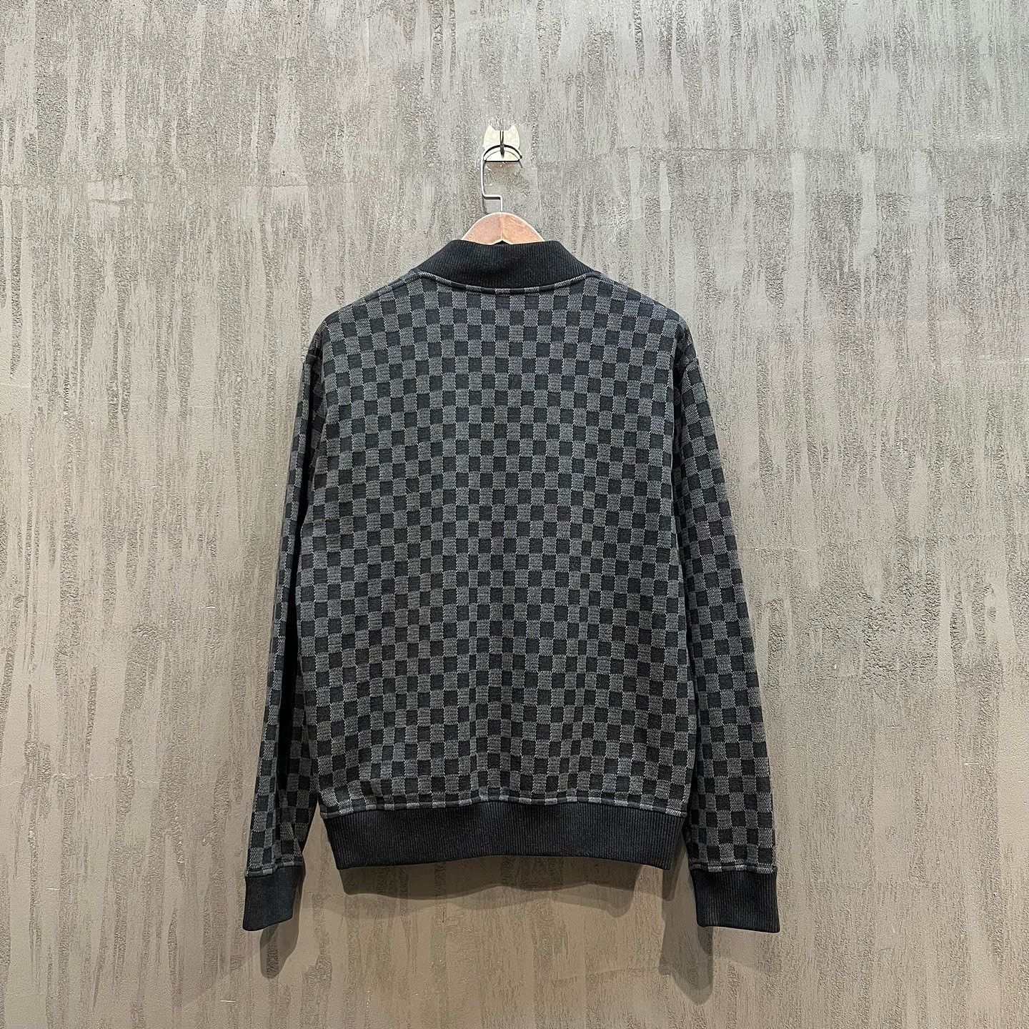 Louis Vuitton Stylish Gray Bomber Jacket in Size M Size US M / EU 48-50 / 2 - 2 Thumbnail