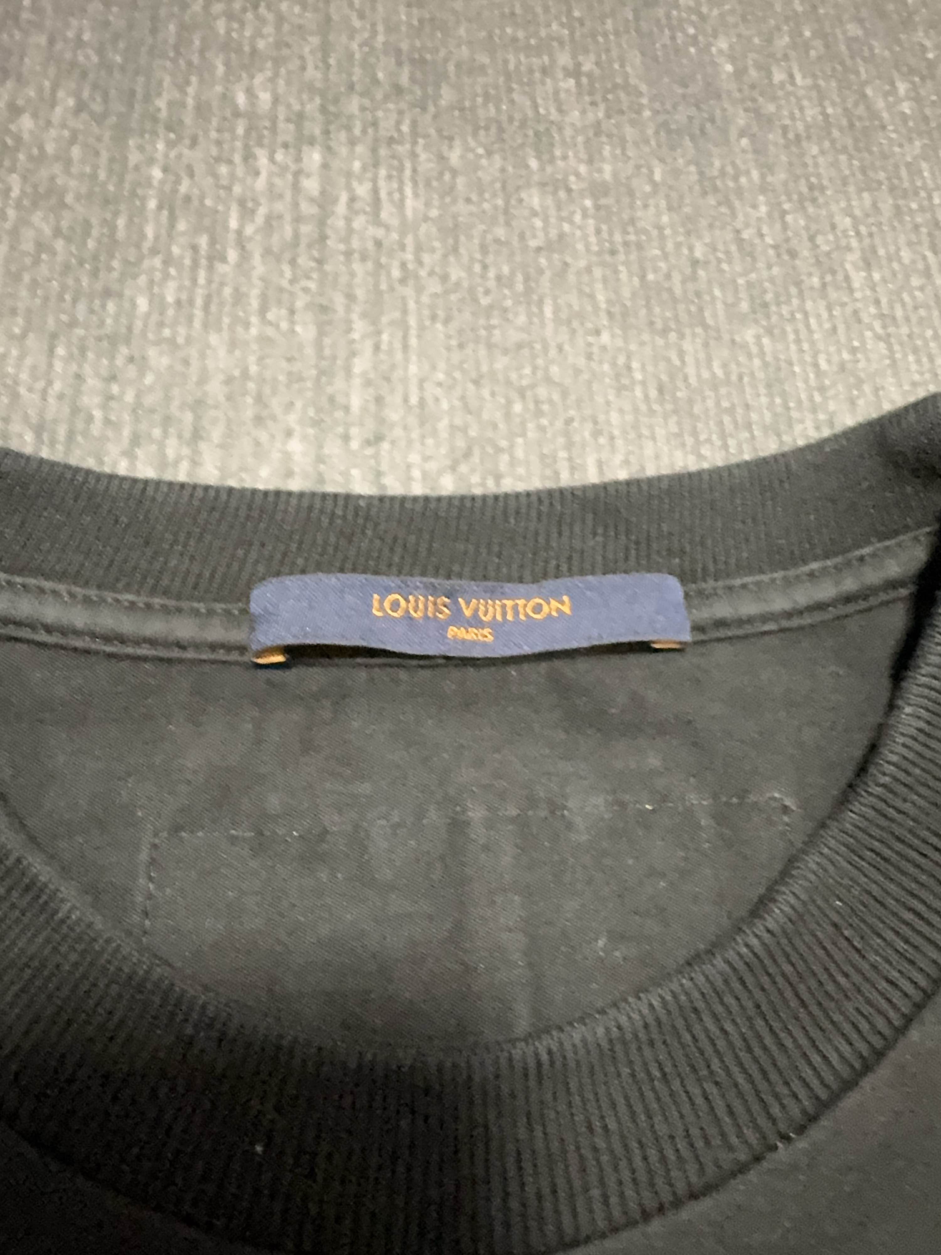 Louis Vuitton Graphic Logo Black T-Shirt in Size S Size US S / EU 44-46 / 1 - 3 Thumbnail