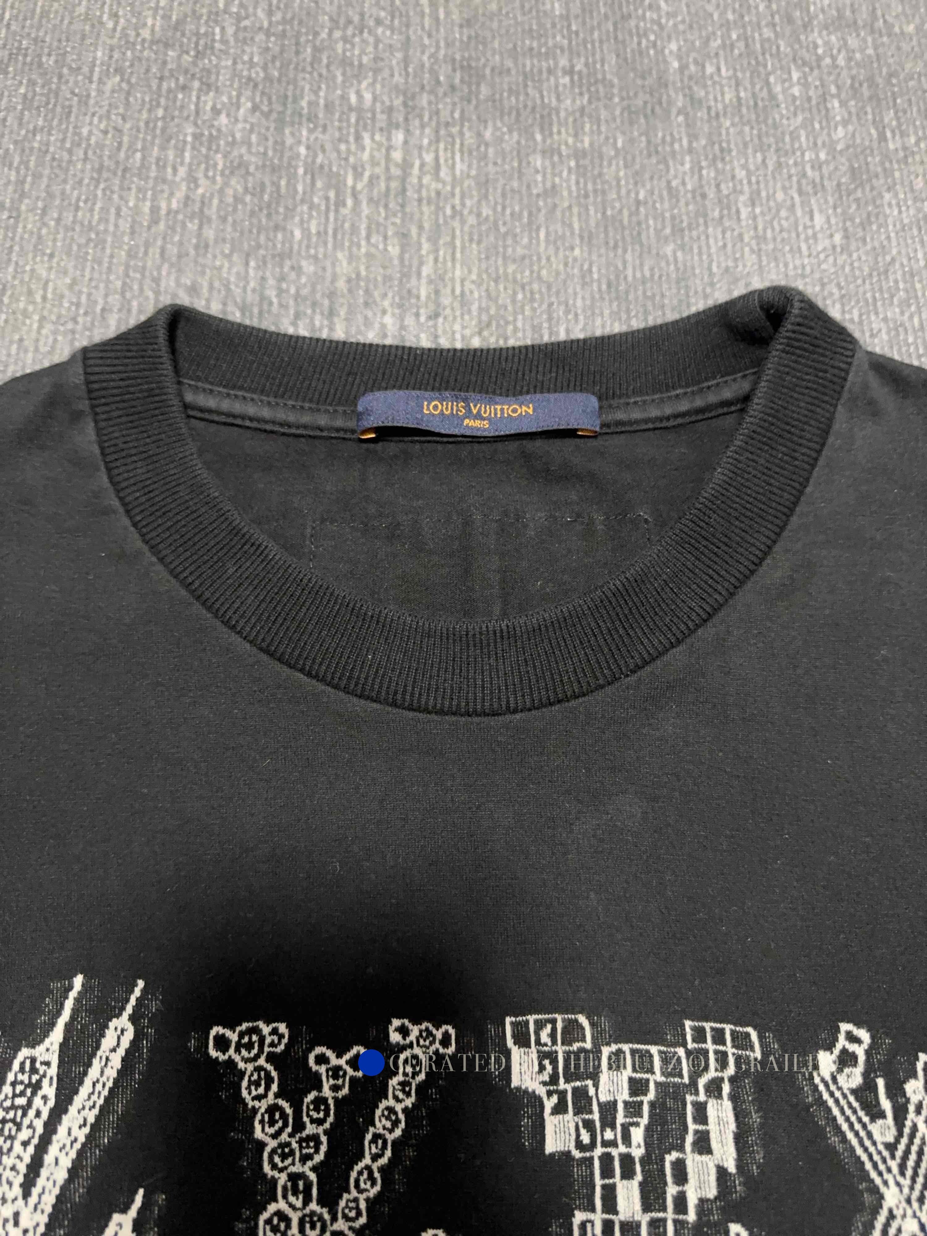 Louis Vuitton Graphic Logo Black T-Shirt in Size S Size US S / EU 44-46 / 1 - 6 Thumbnail