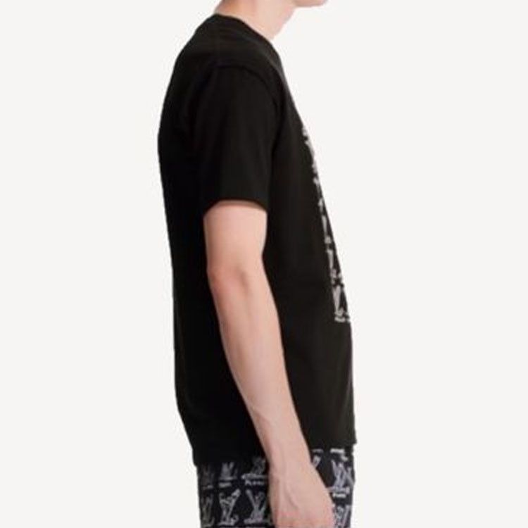Louis Vuitton Graphic Logo T-Shirt in Black Size US S / EU 44-46 / 1 - 17 Thumbnail