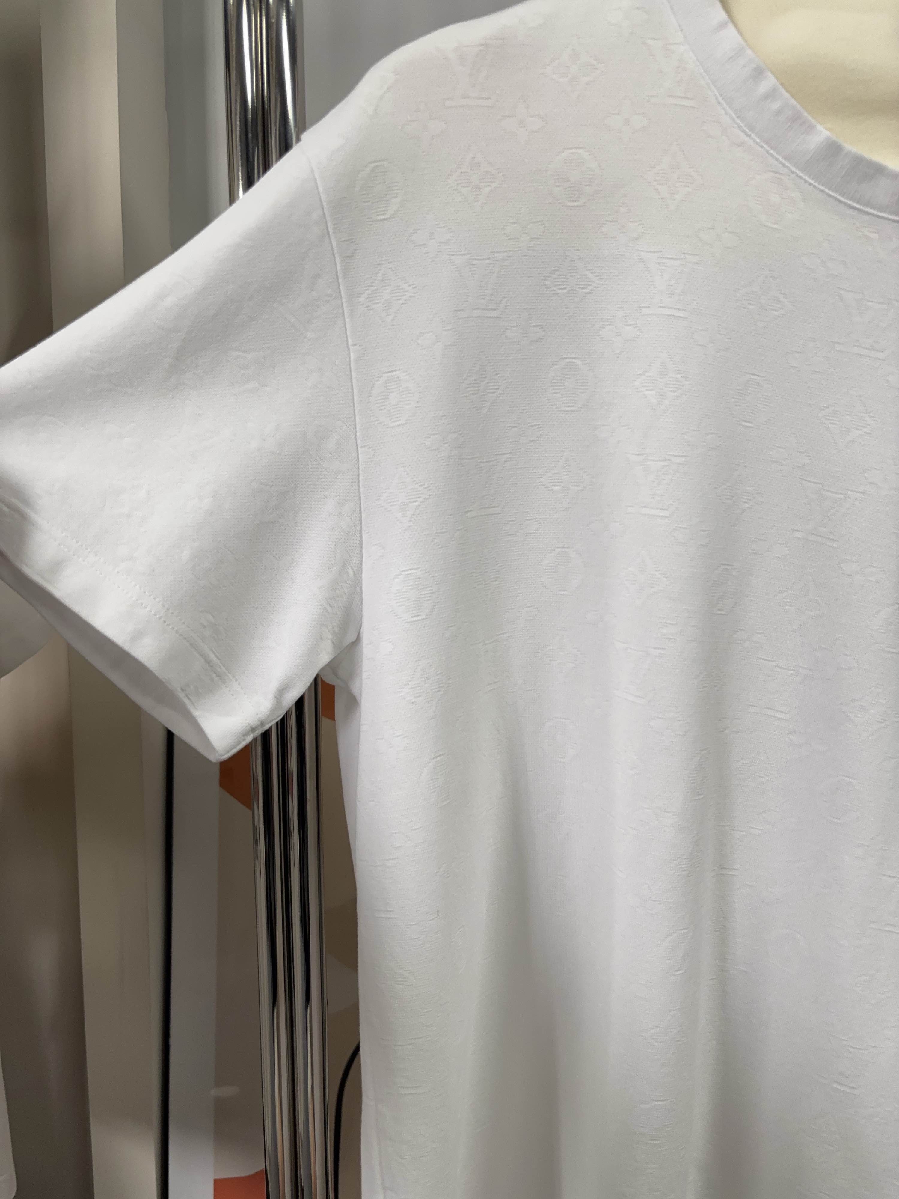 Louis Vuitton Unique Beaded Animal Print Tee in White Size US L / EU 52-54 / 3 - 7 Thumbnail