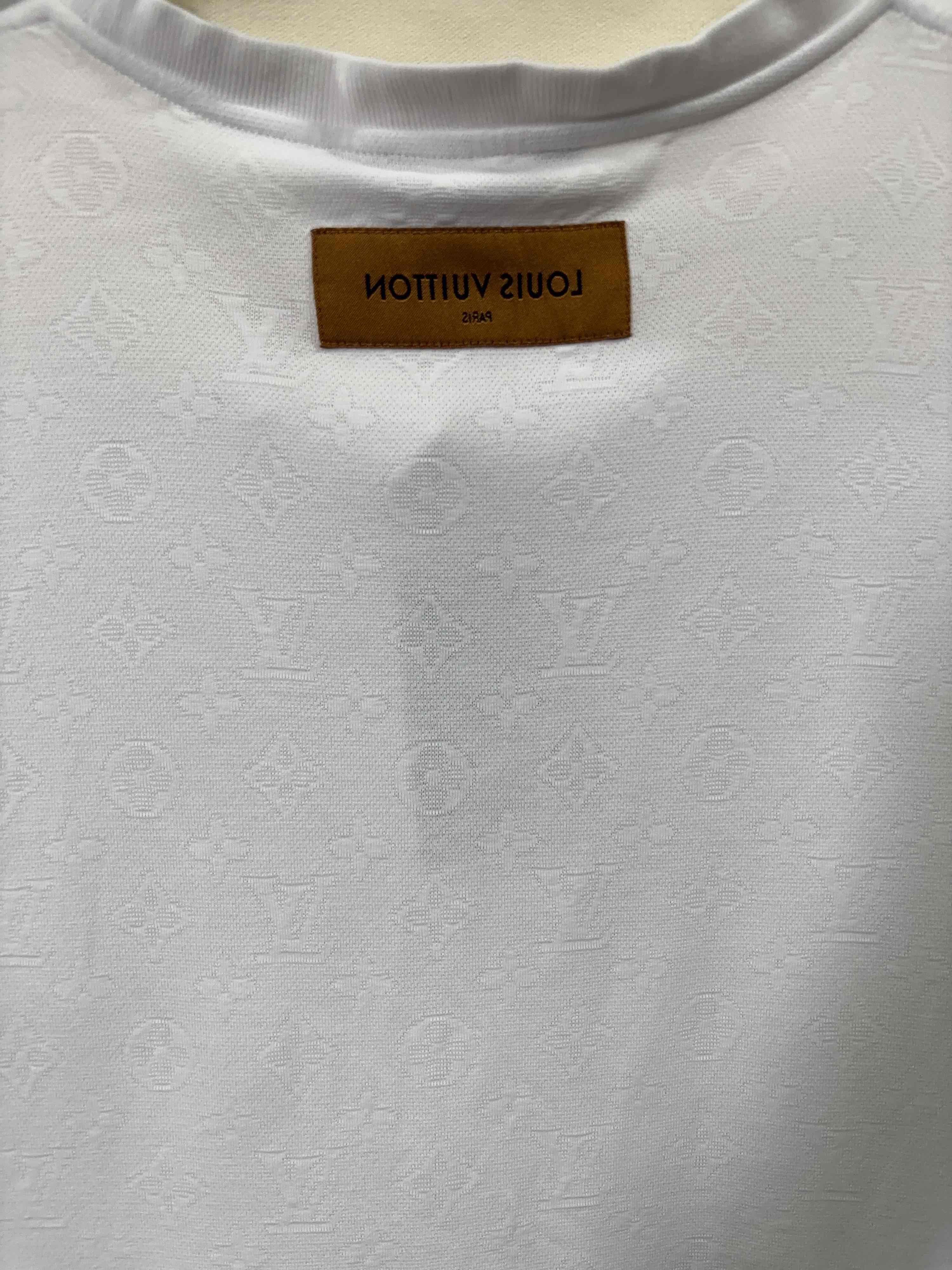 Louis Vuitton Unique Beaded Animal Print Tee in White Size US L / EU 52-54 / 3 - 11 Thumbnail