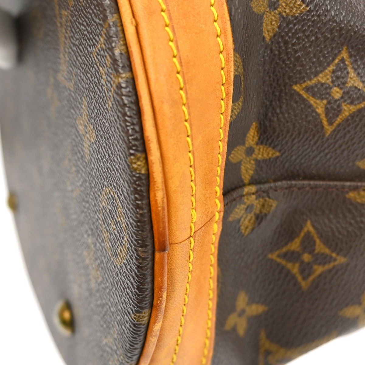 Louis Vuitton Louis Vuitton Petit Bucket Bag Monogram Canvas Size ONE SIZE - 9 Thumbnail