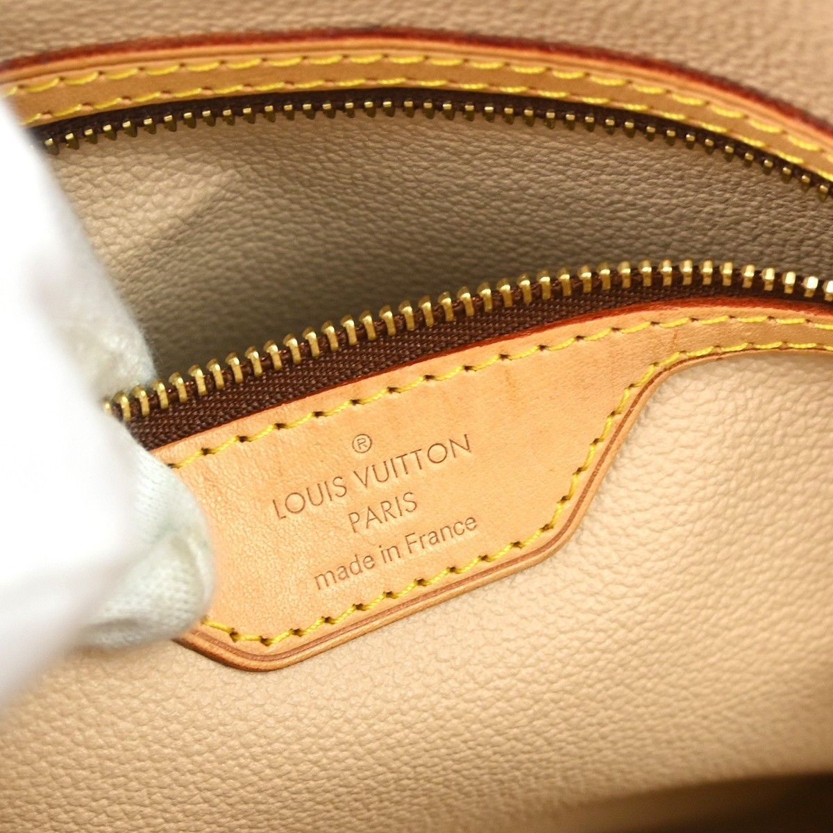 Louis Vuitton Louis Vuitton Petit Bucket Bag Monogram Canvas Size ONE SIZE - 4 Thumbnail