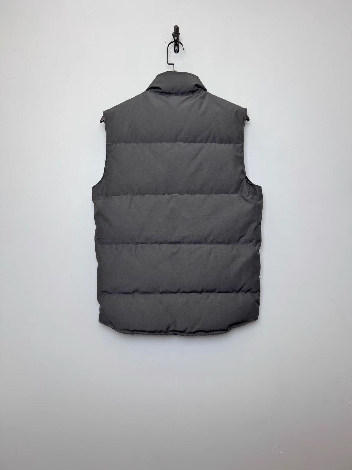 Canada Goose Hoodless Puffer Vest in Gray Size US S / EU 44-46 / 1 - 2 Thumbnail