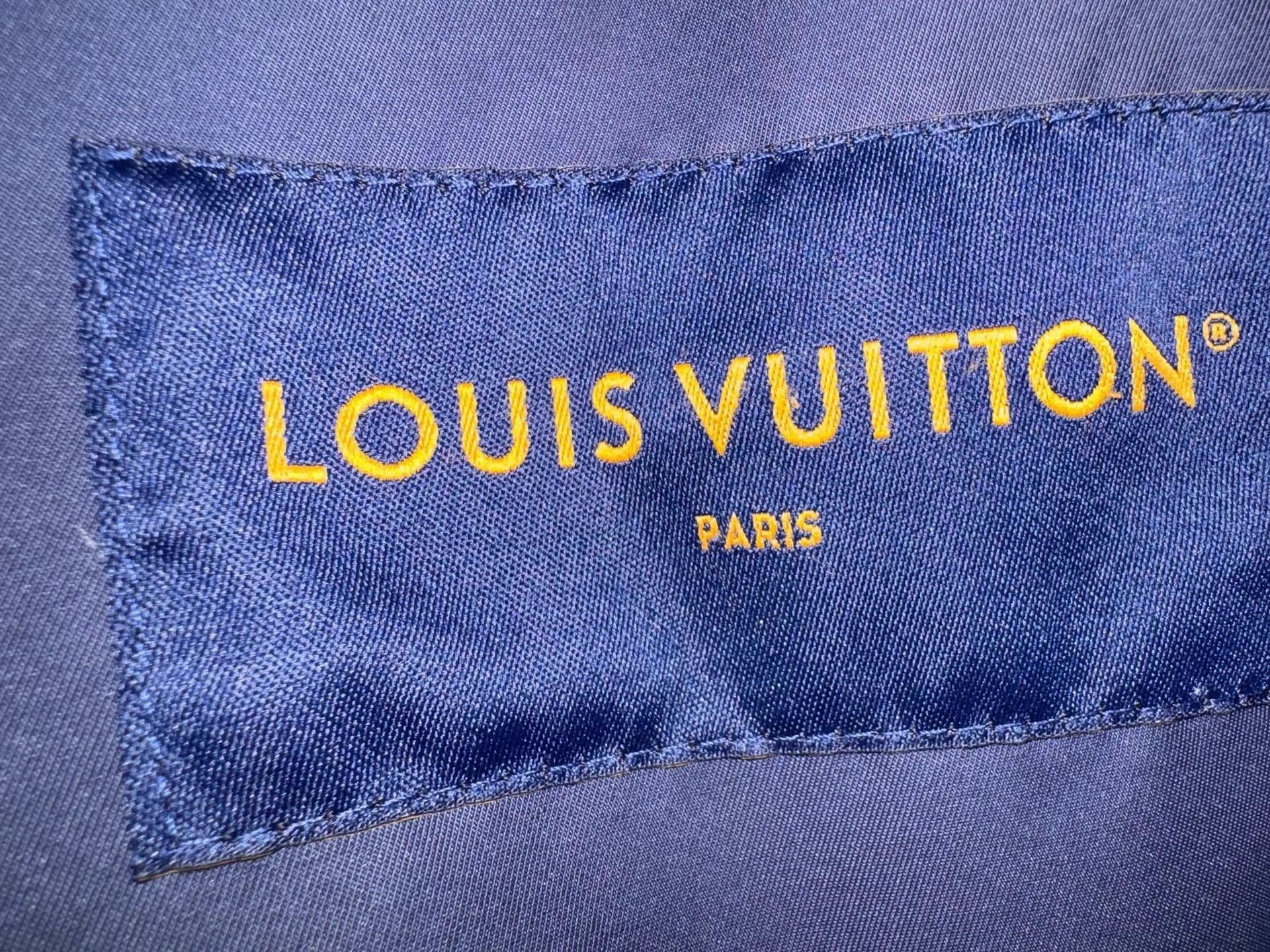 Louis Vuitton 2-Way Windbreaker with Pin Logo Size US M / EU 48-50 / 2 - 5 Thumbnail