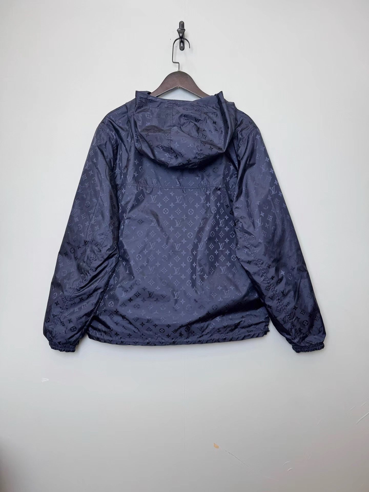 Louis Vuitton 2-Way Windbreaker with Pin Logo Size US M / EU 48-50 / 2 - 4 Thumbnail
