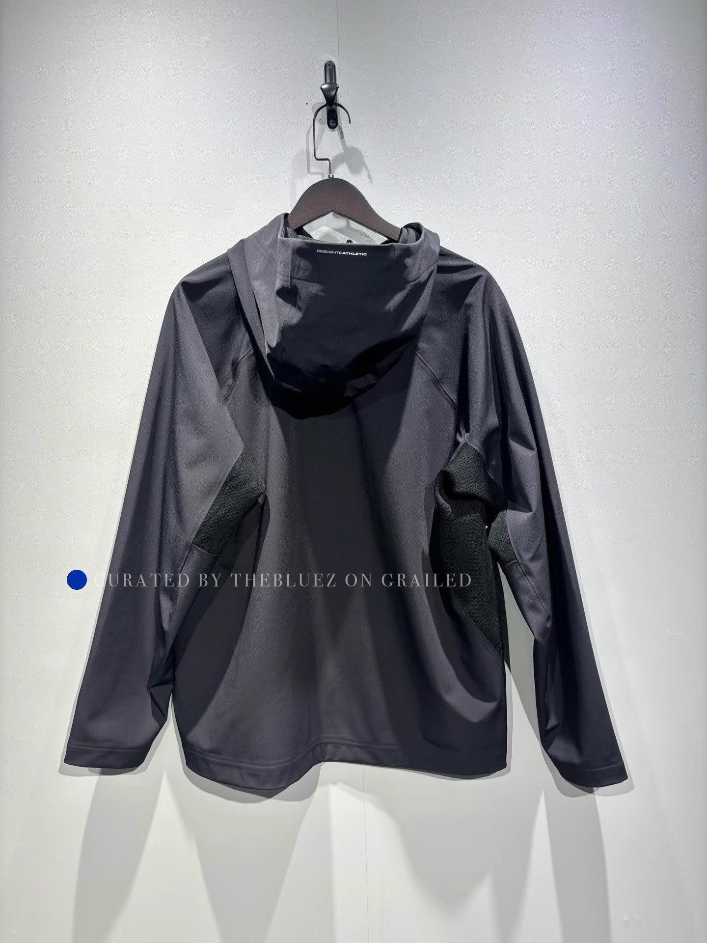 Descente Lightweight Training Jacket in Black Size US XL / EU 56 / 4 - 2 Thumbnail