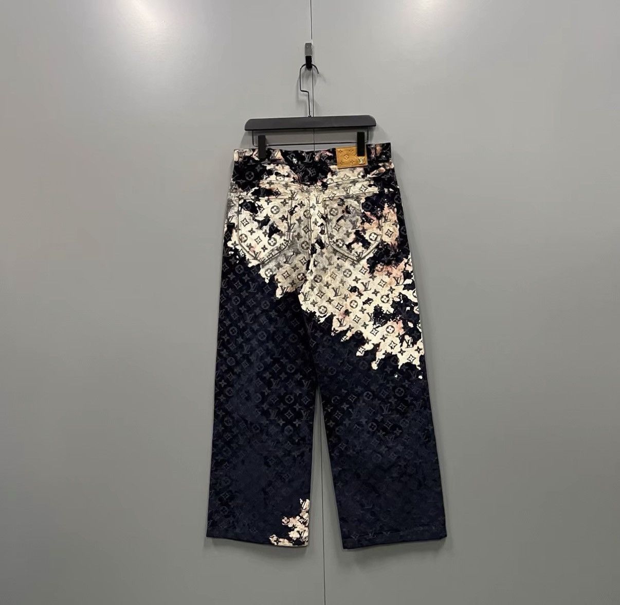 Louis Vuitton Faded Cloud Print Denim Jeans Size US 30 / EU 46 - 2 Thumbnail