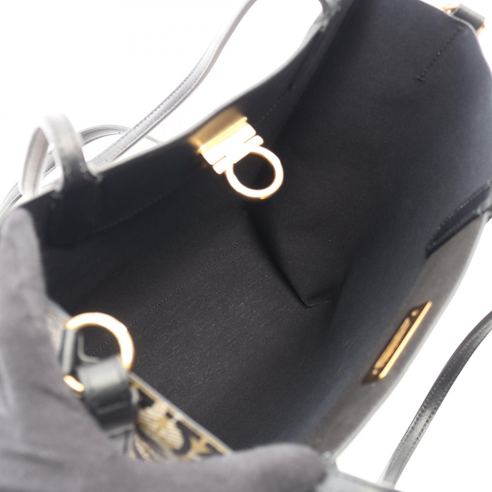 Salvatore Ferragamo Salvatore Ferragamo Salvatore Ferragamo PVC Coated Canvas Leather 2way Tote Bag Plastic / Synthetic Tote Bag DUTY FREE for USA Size ONE SIZE - 3 Thumbnail