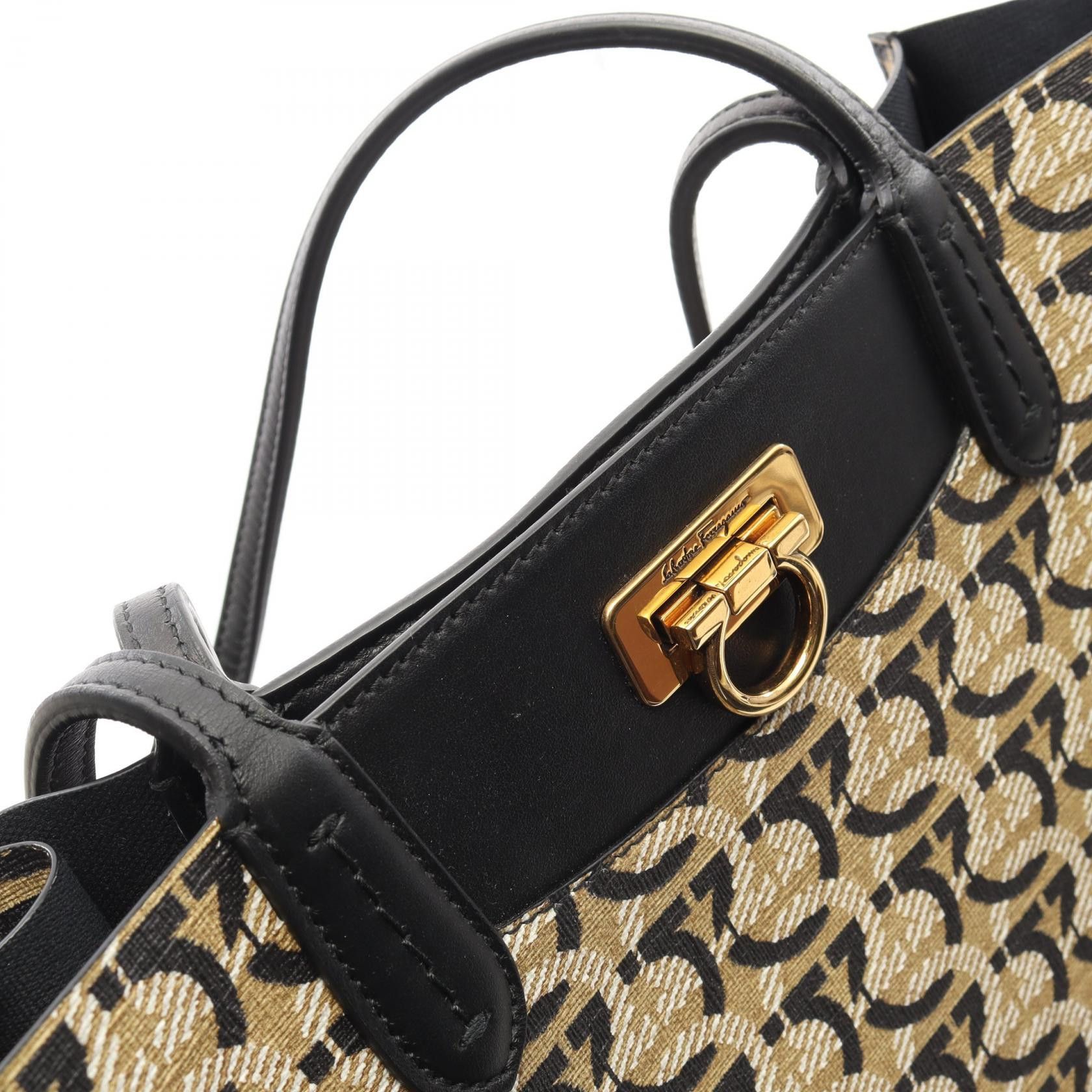Salvatore Ferragamo Salvatore Ferragamo Salvatore Ferragamo PVC Coated Canvas Leather 2way Tote Bag Plastic / Synthetic Tote Bag DUTY FREE for USA Size ONE SIZE - 7 Thumbnail