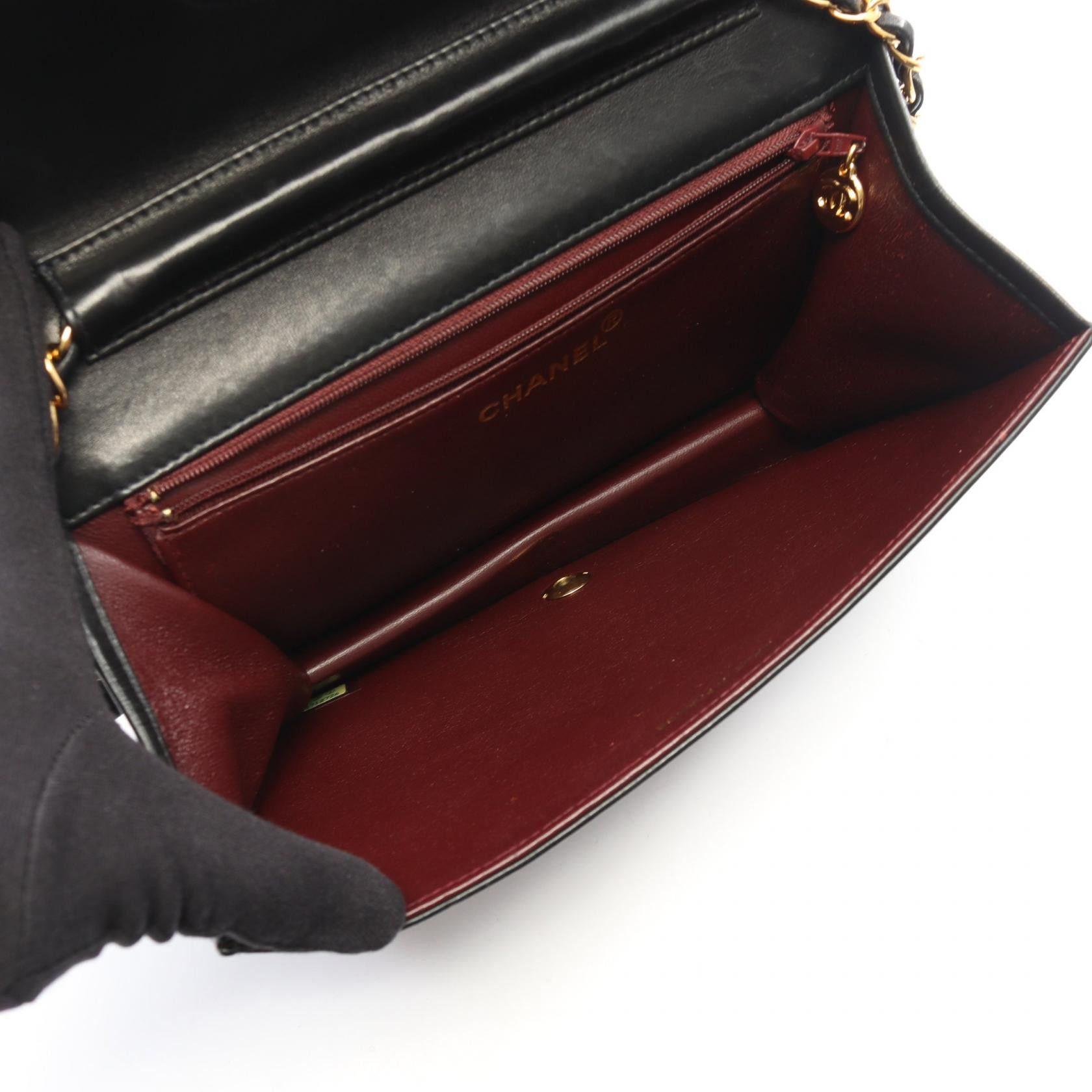 Chanel Chanel Chanel Matelasse Lambskin Shoulder Bag Leather Shoulder Bag DUTY FREE for USA Size ONE SIZE - 3 Thumbnail