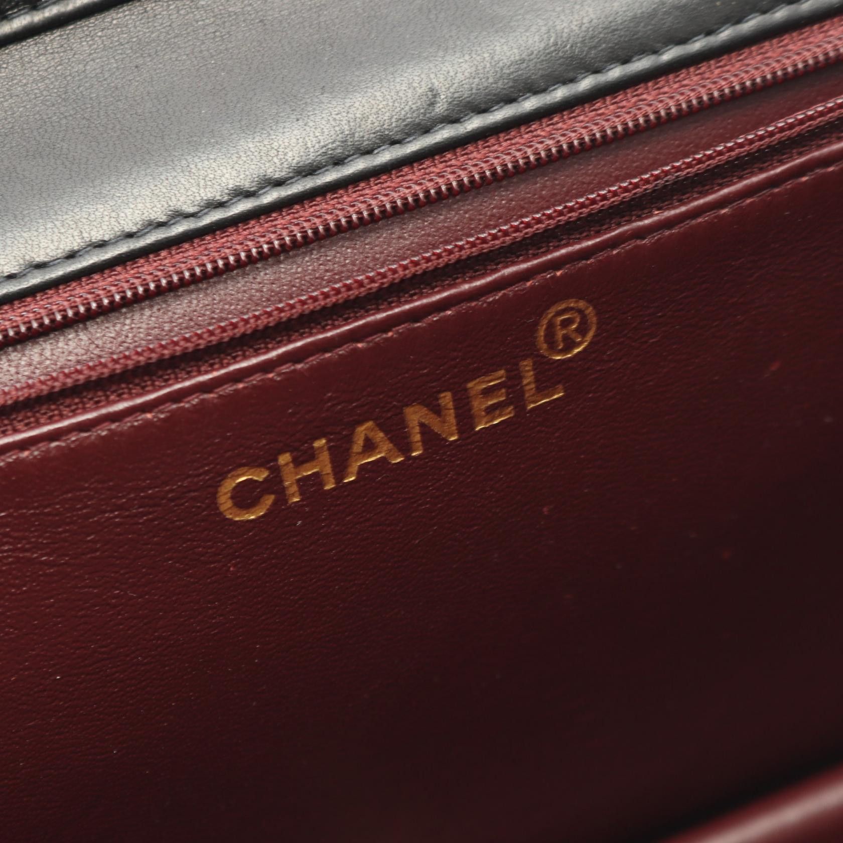 Chanel Chanel Chanel Matelasse Lambskin Shoulder Bag Leather Shoulder Bag DUTY FREE for USA Size ONE SIZE - 4 Thumbnail