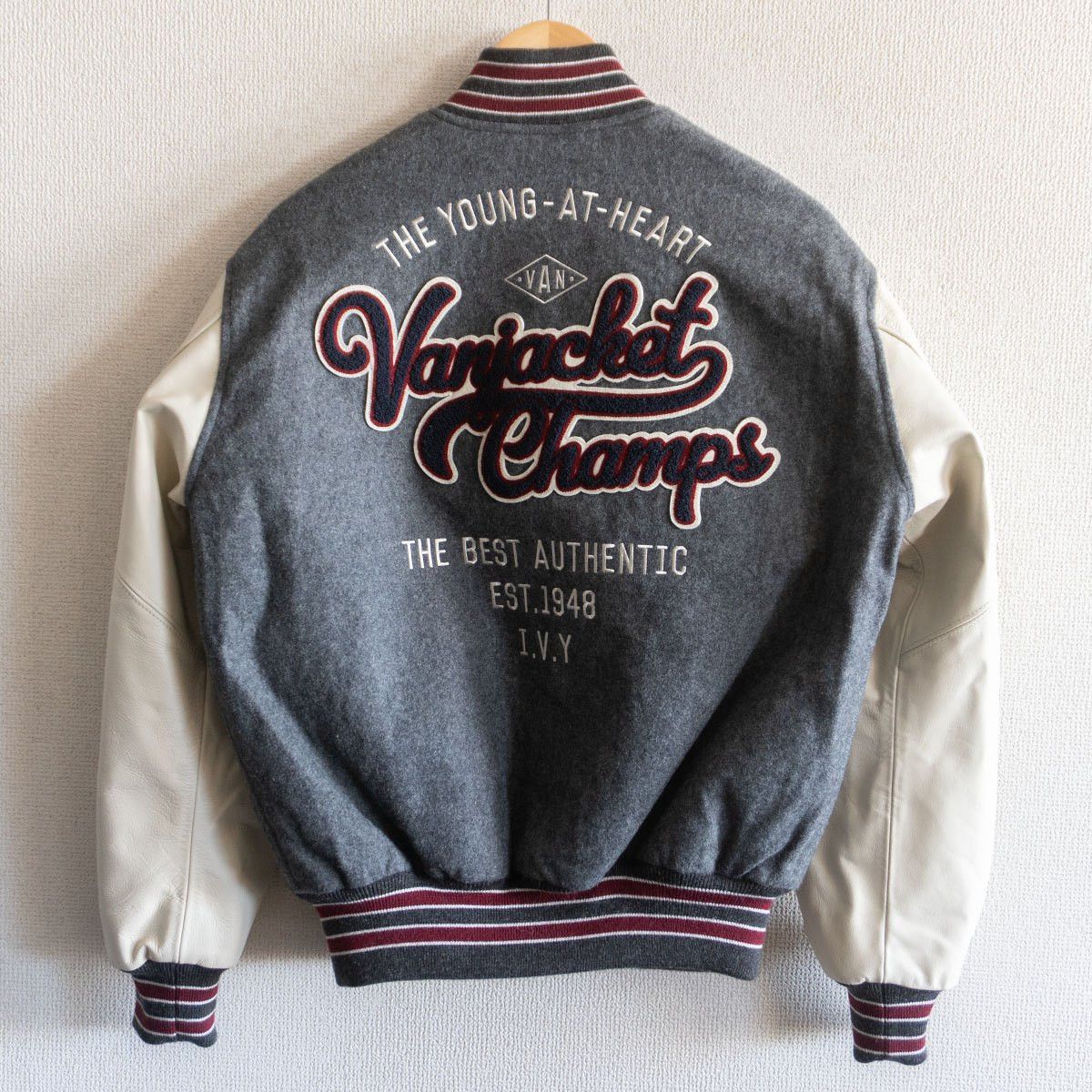 Vintage VAN JAC Leather-sleeved varsity jacket Size M Size US M / EU 48-50 / 2 - 2 Thumbnail
