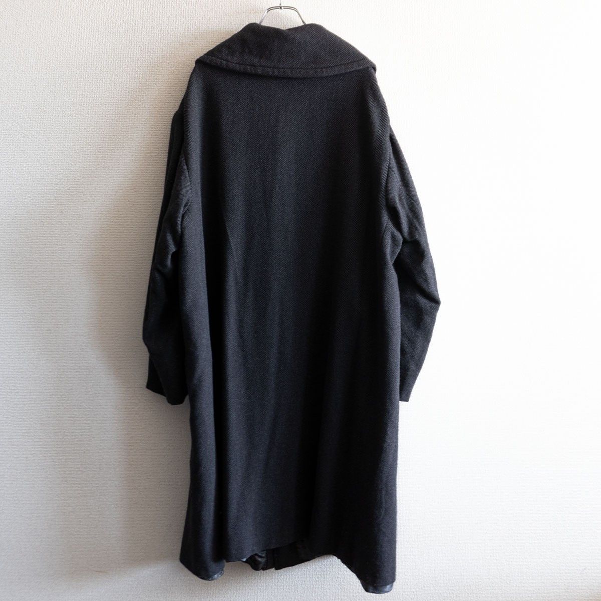 Geoffrey B. Small Geoffrey B. Small handmade fully-lined 4-button oversized coat Size S Size US S / EU 44-46 / 1 - 3 Thumbnail