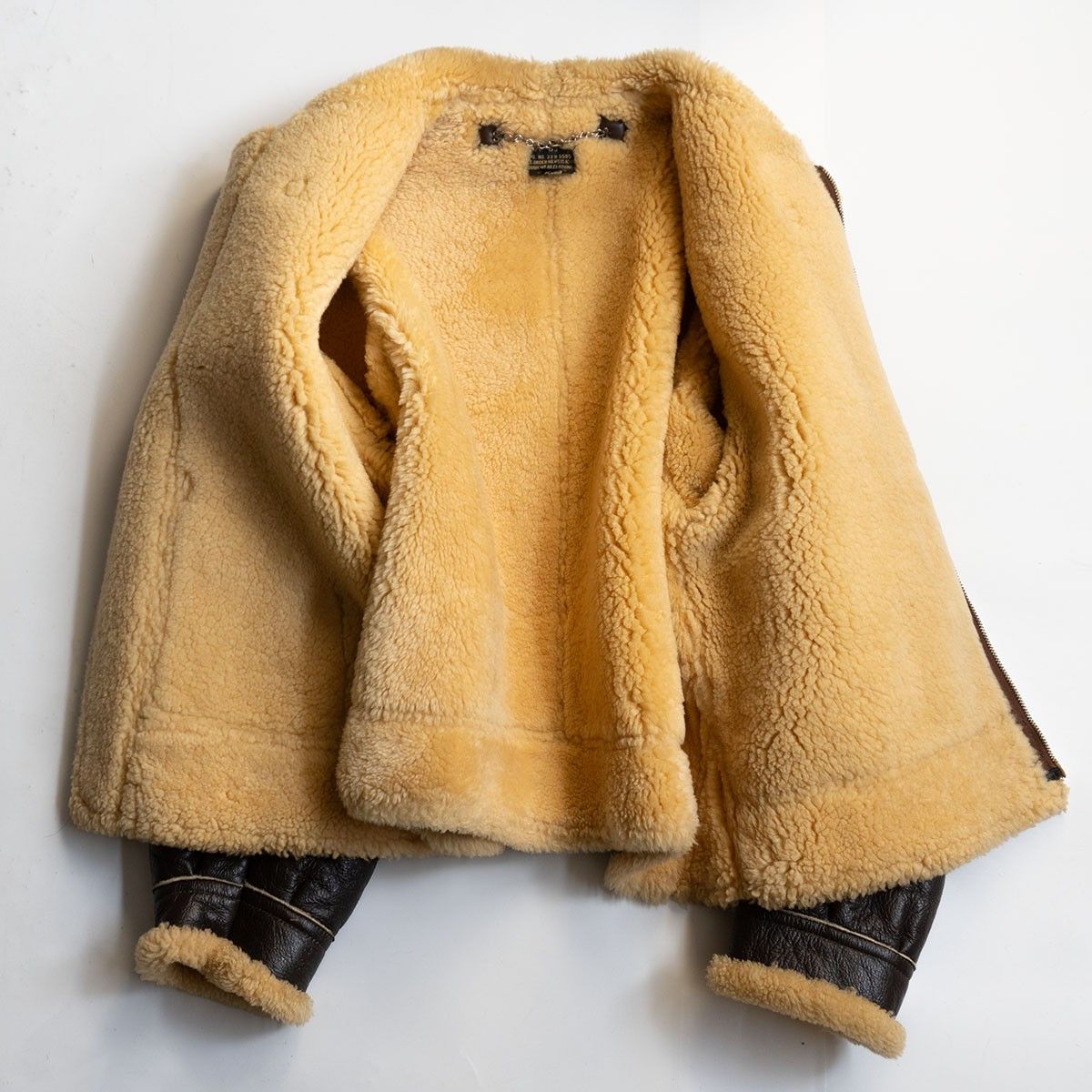 Buzz Rickson's Buzz Rickson's B-3 Shearling Flight Jacket Size 38 Size US XL / EU 56 / 4 - 6 Thumbnail