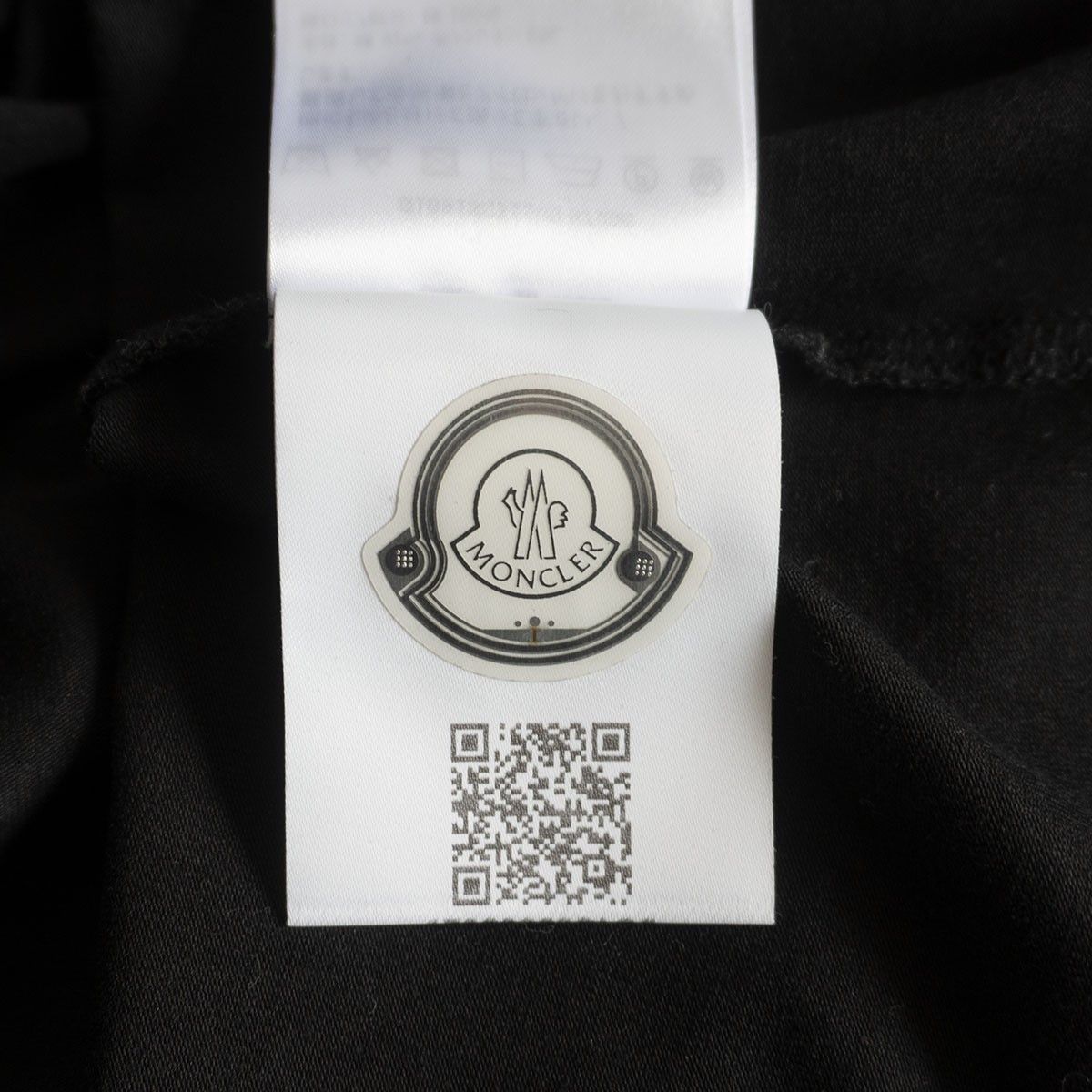 Moncler Moncler V-neck T-shirt Black Size M Size US M / EU 48-50 / 2 - 8 Thumbnail