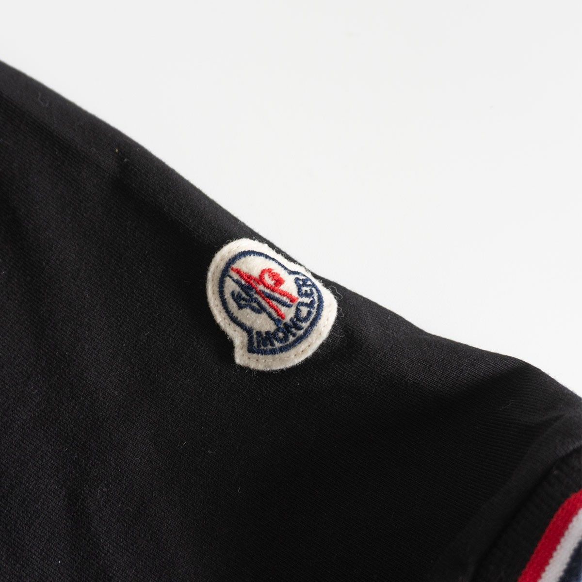 Moncler Moncler V-neck T-shirt Black Size M Size US M / EU 48-50 / 2 - 3 Thumbnail
