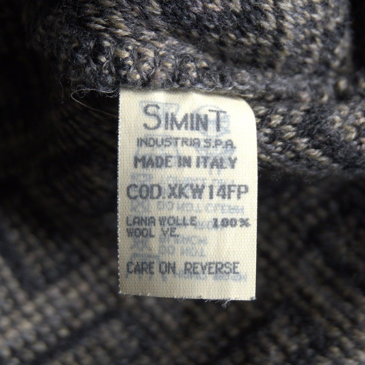 Giorgio Armani Giorgio Armani 90S Patterned Wool Knit Sweater Size M Size US M / EU 48-50 / 2 - 4 Thumbnail